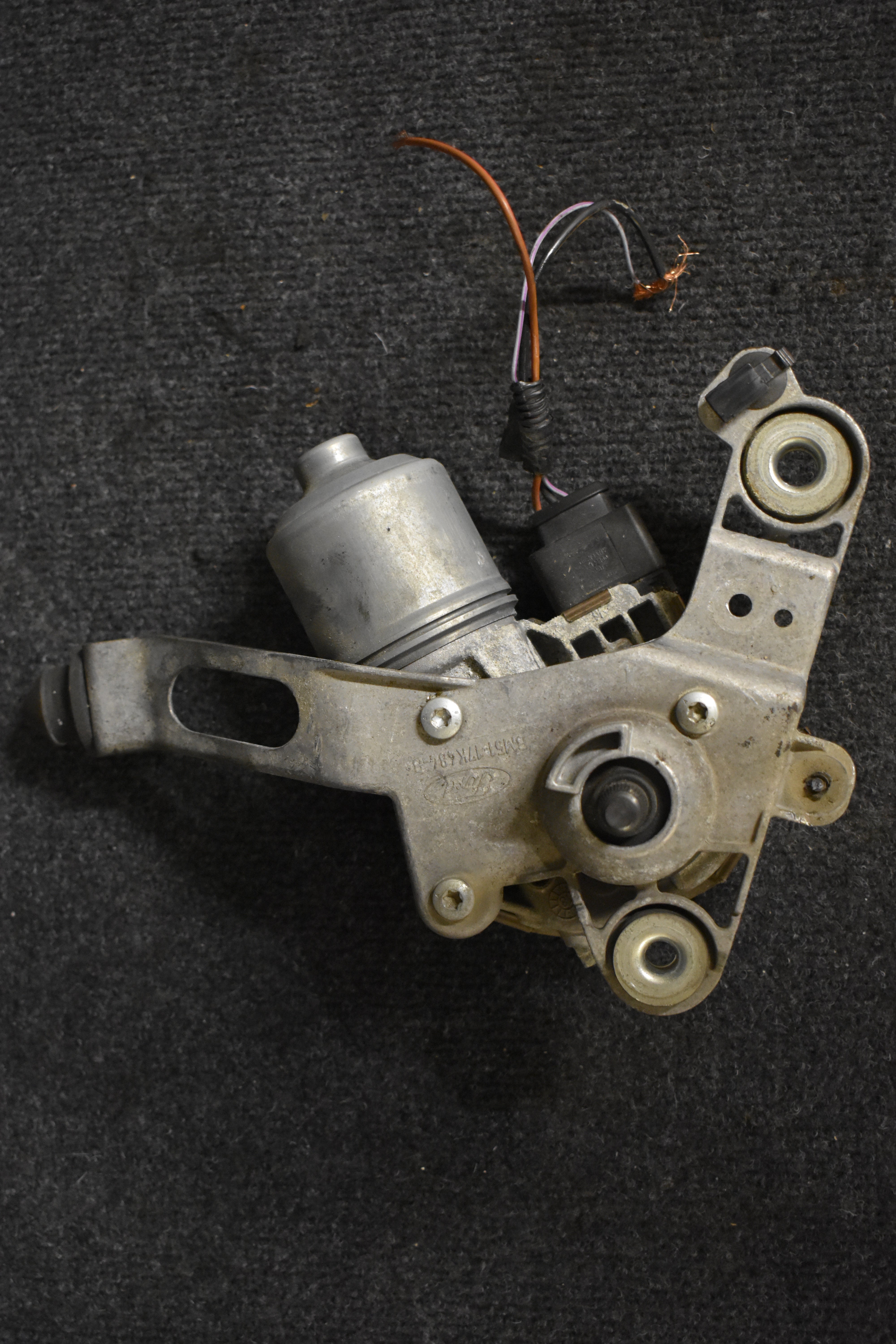 Ford Focus Wischermotor vorne rechts BM51-17504-BM