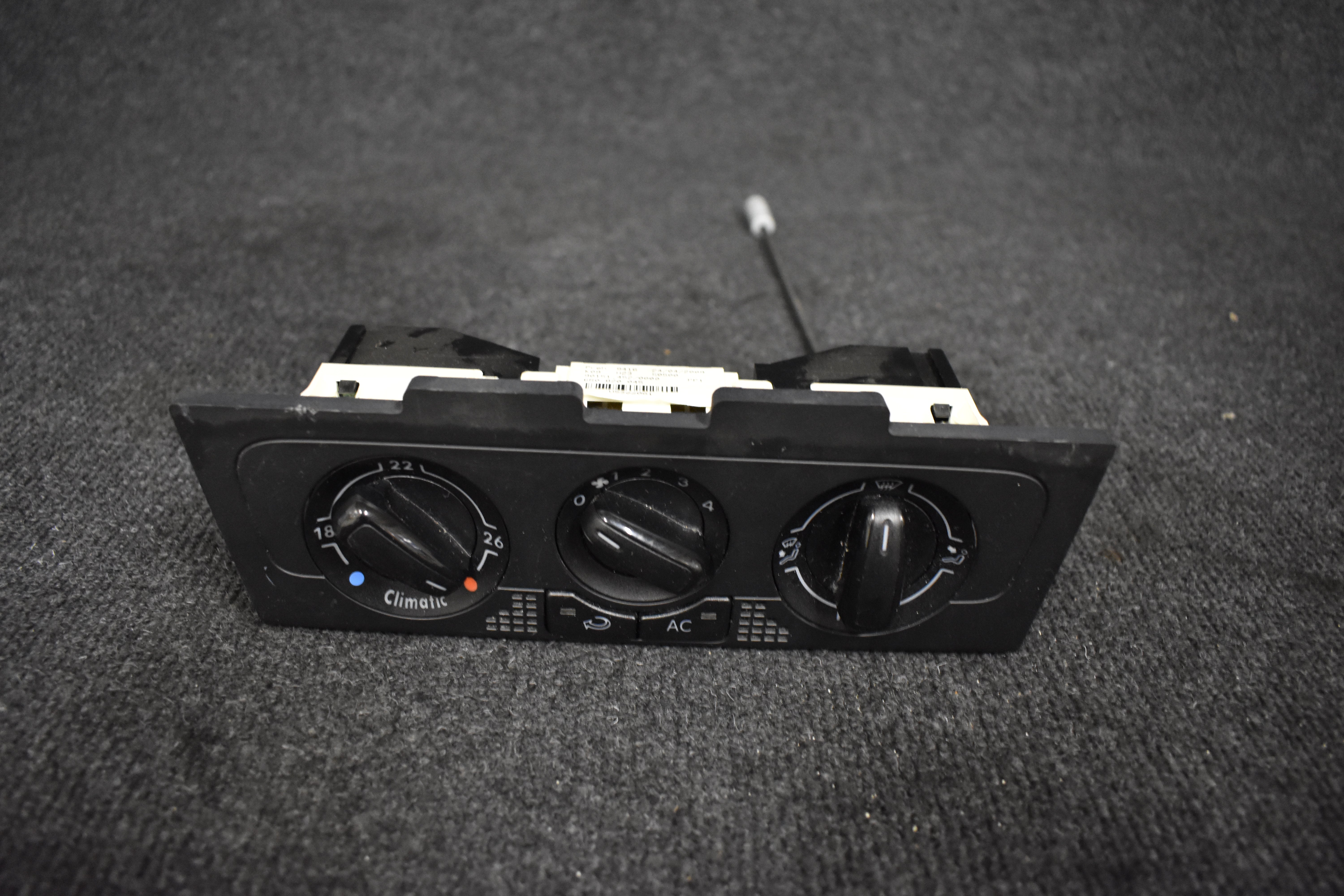 Volkswagen Polo Klima-Bedinteil 6R0820045