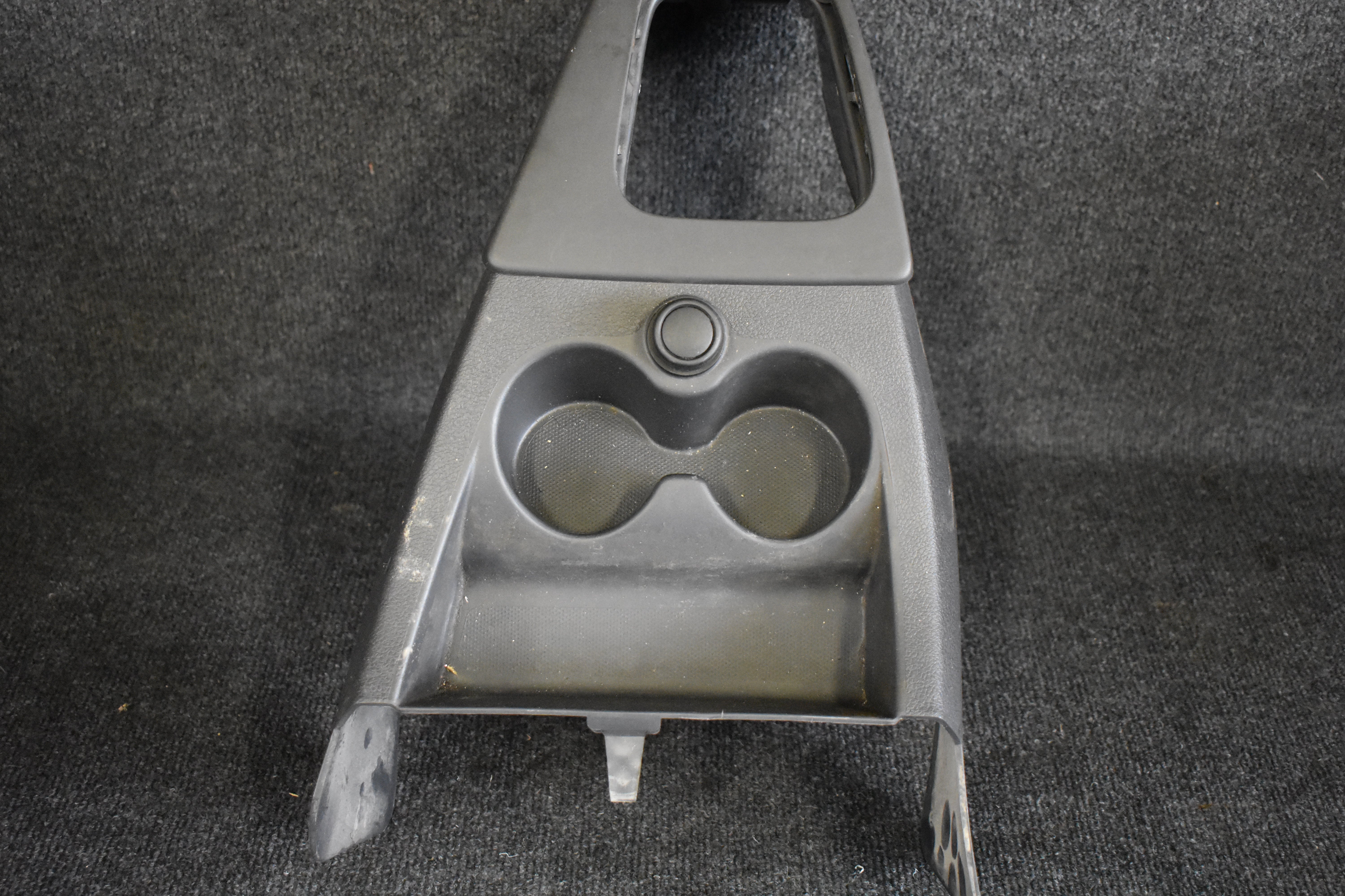 Renault 969103875R Mittel Konsole vorne