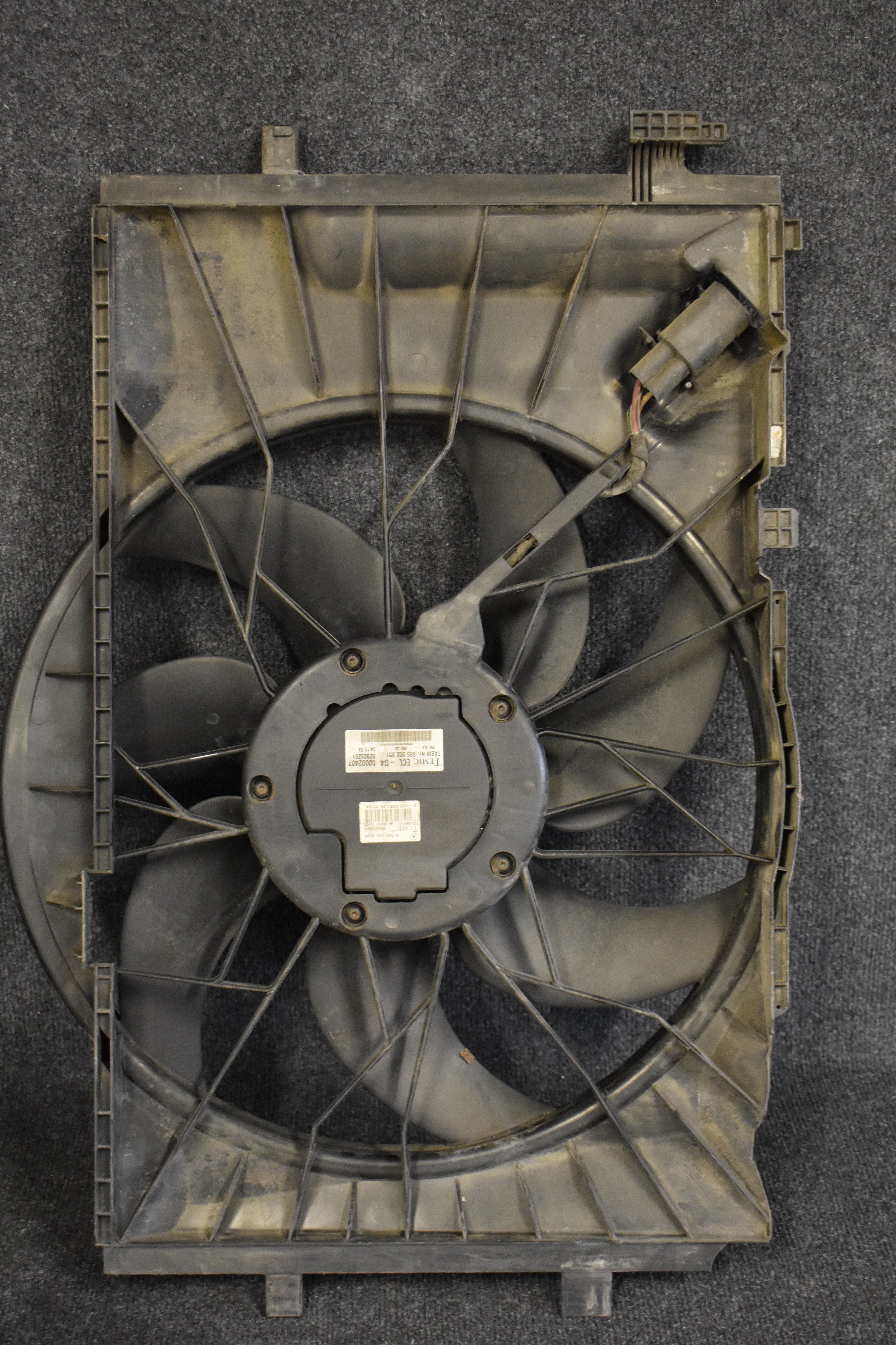 Mercedes Benz Kühlerlüfter A203 500 16 93