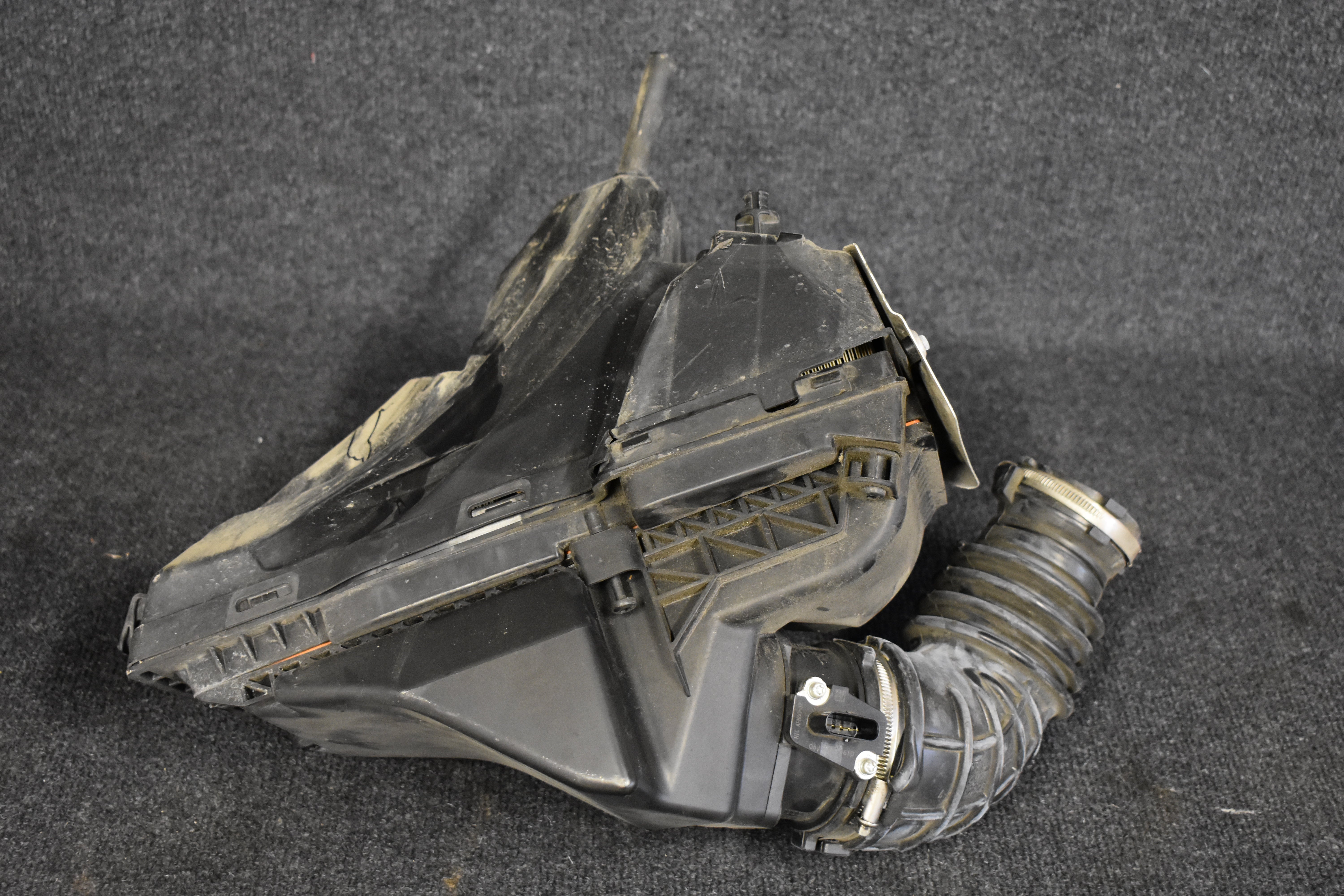 Audi A4 B8 Luftfilterkasten Luftfiltergehäuse