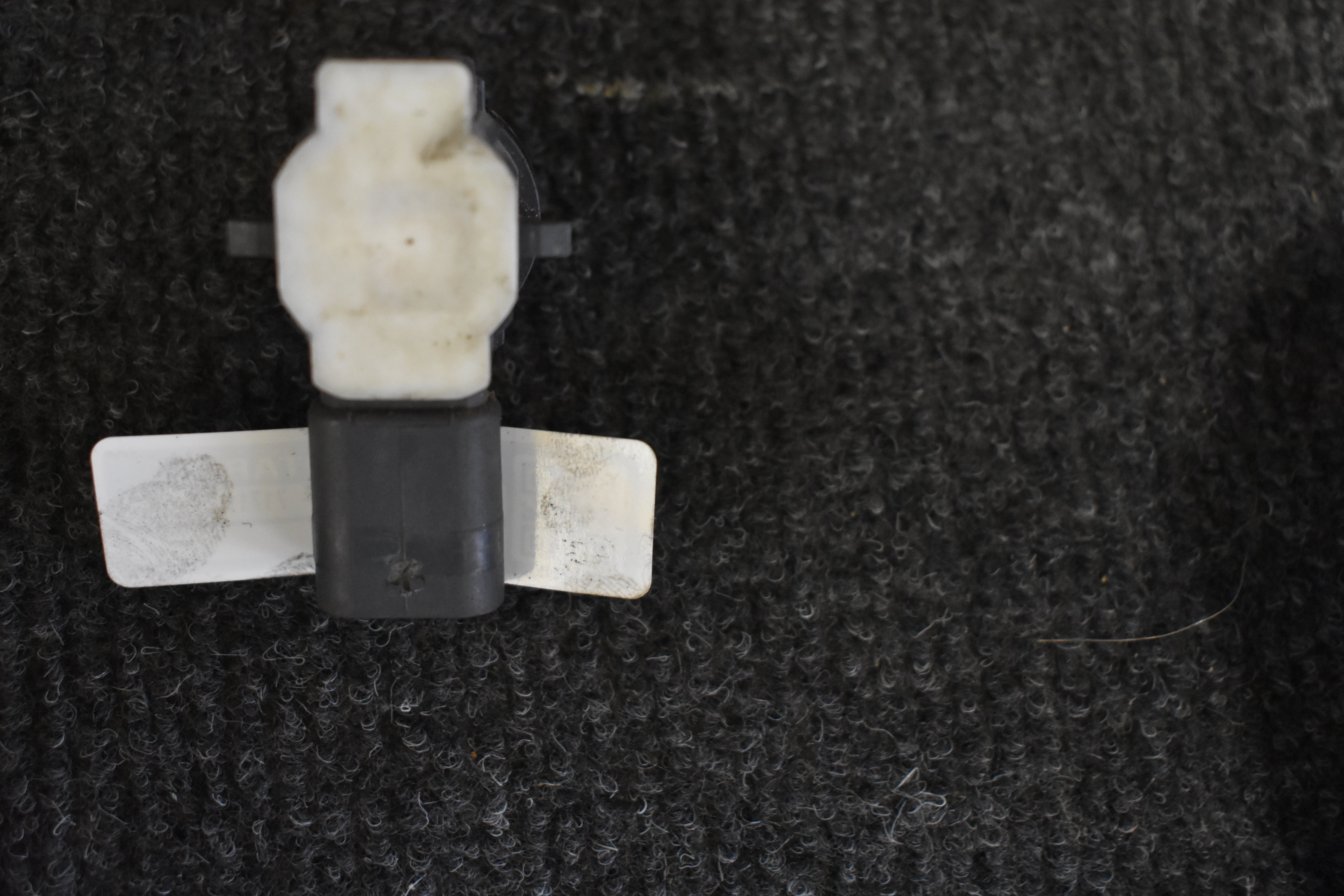 Original BMW F20 F22 F30 Einparkhilfe Sensor Vorne 9261579 / A103