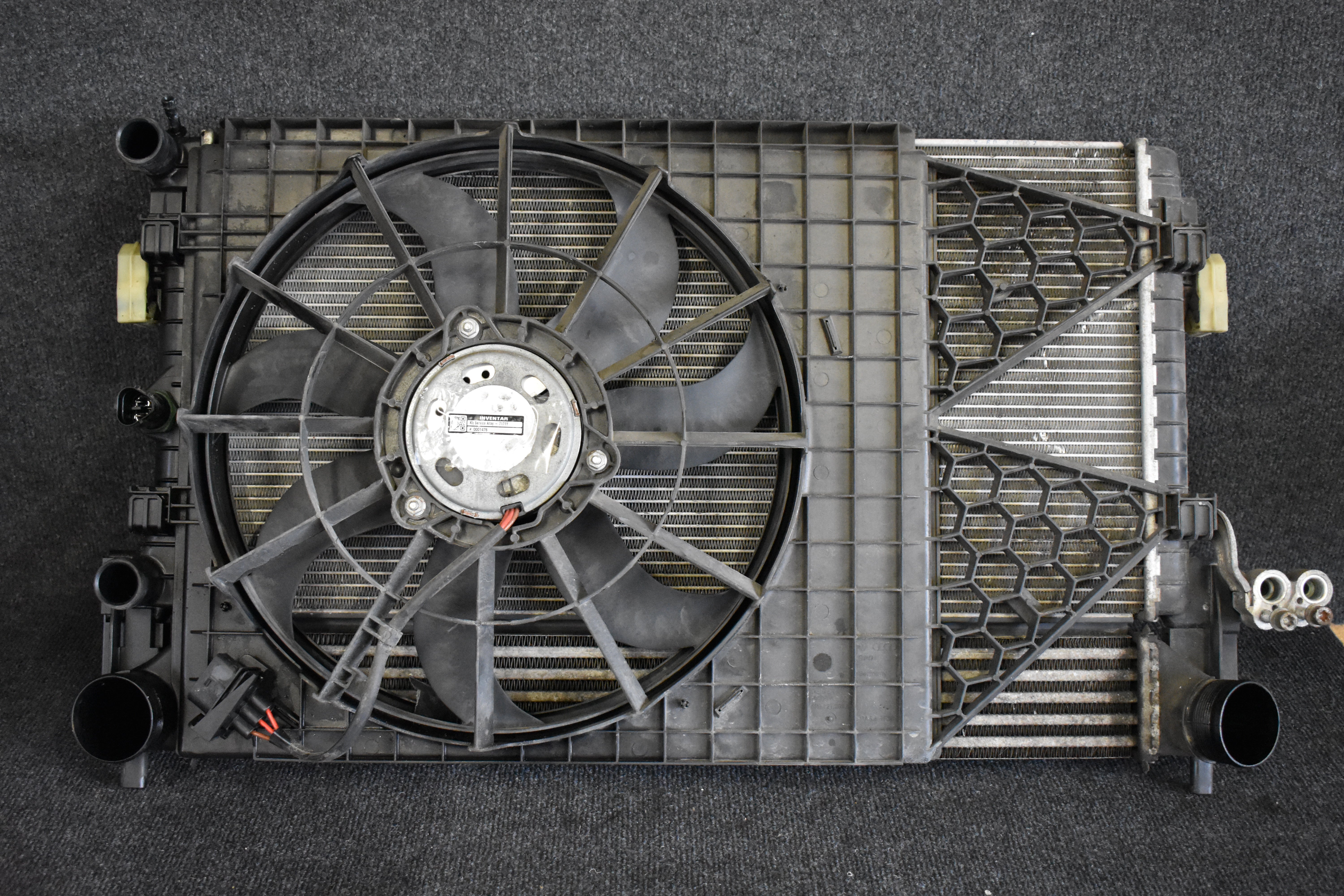 Volkswagen Polo Kühlerlüfter / Klimakondensator 6R0121207A / 6R0820411D