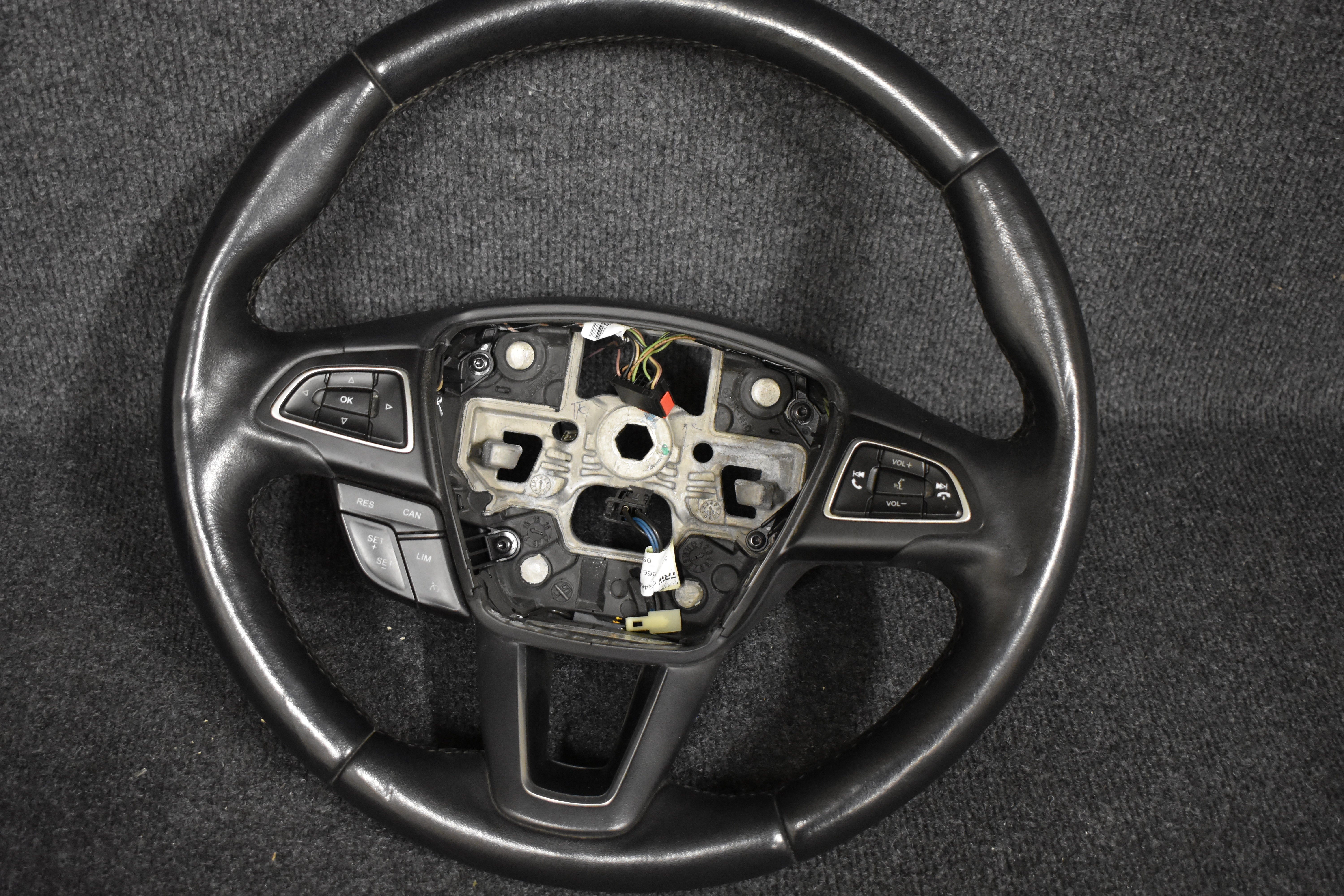 Ford Focus MK3 Lenkrad