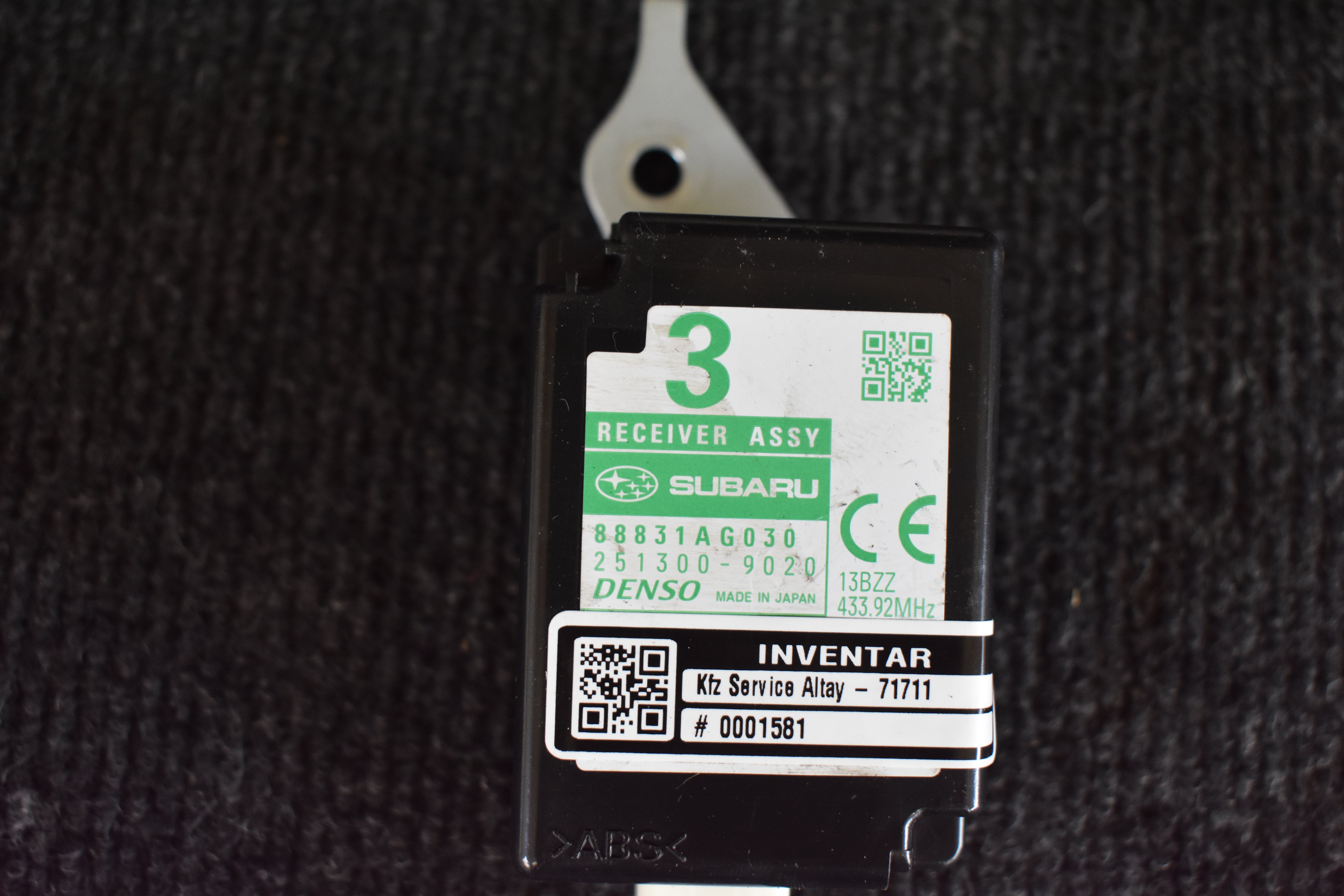 Subaru Forester 88831AG030 Antenne Empfangsgerät