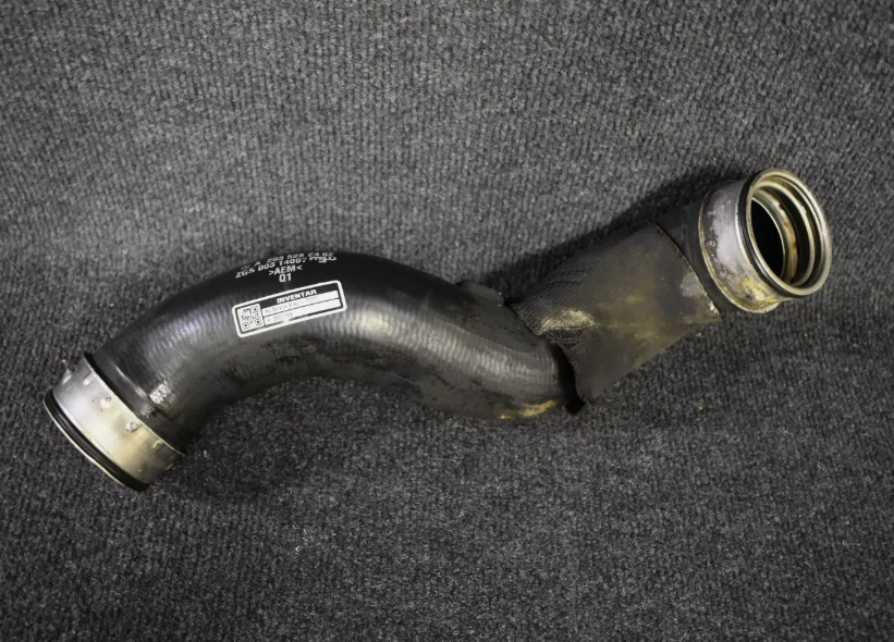 Mercedes Benz W203 C320 CDI Ladedruckschlauch Original Turbolader