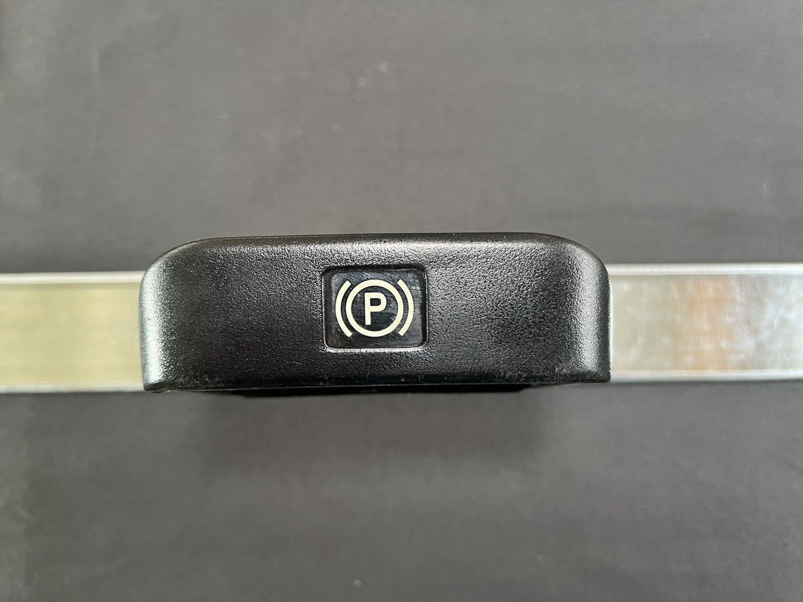 Mercedes Benz W203 C-Klasse Handbremshebel Hebel Handbremse A2034270620