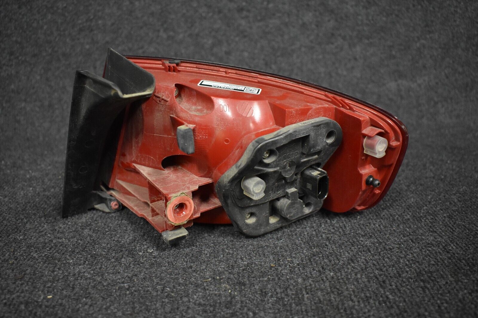 Audi A4 B8 1.8 2.0 TFSI TDI Rückleuchte Rücklicht Außen Links 8K5945095K