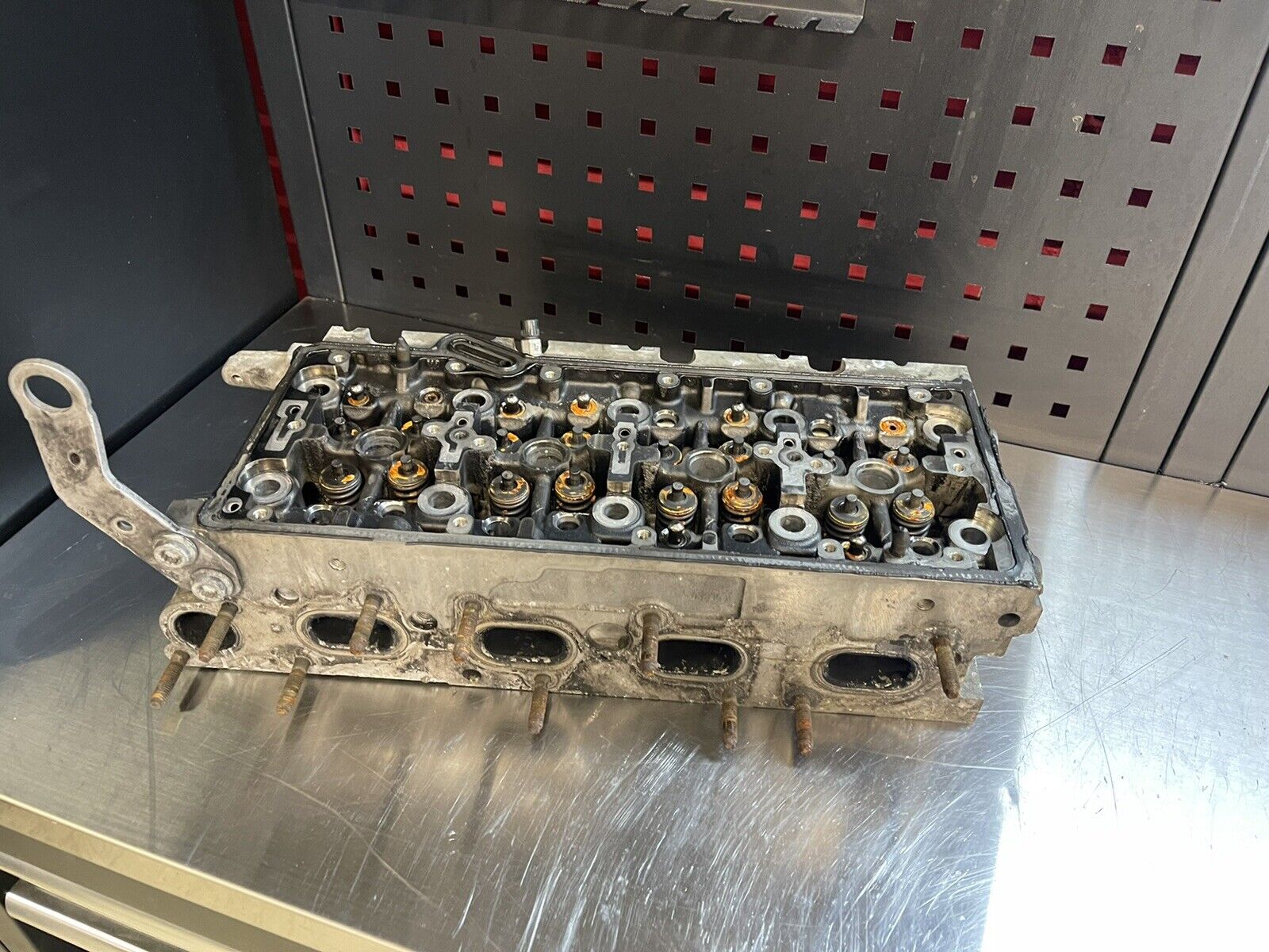 VW Audi Seat Skoda 1,6 TDI DBKA Zylinderkopf 04L103353F