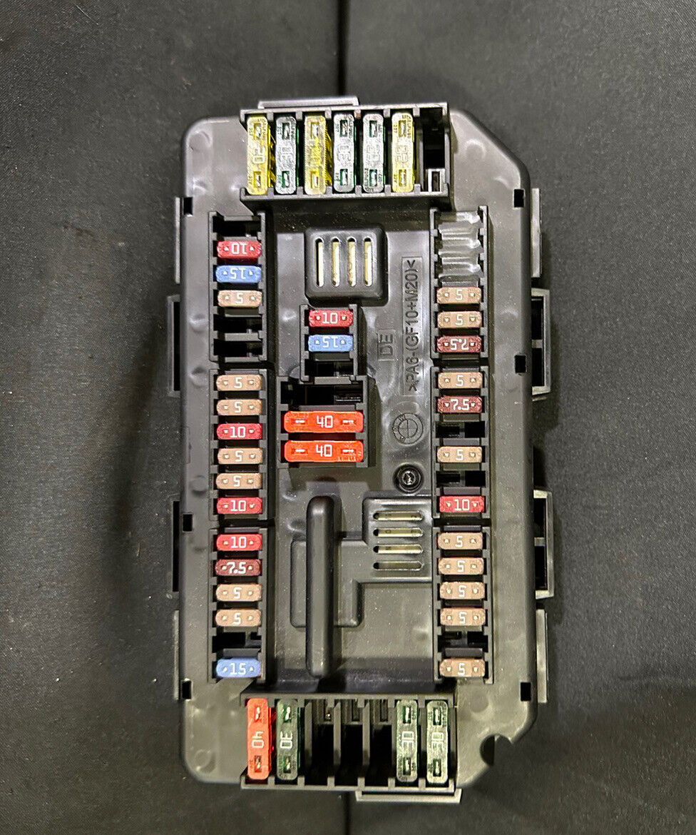 BMW F20 21 F22 F30 F80 F31 F34 F35 F32 F82 F33 F36 Sicherungskasten 933787901