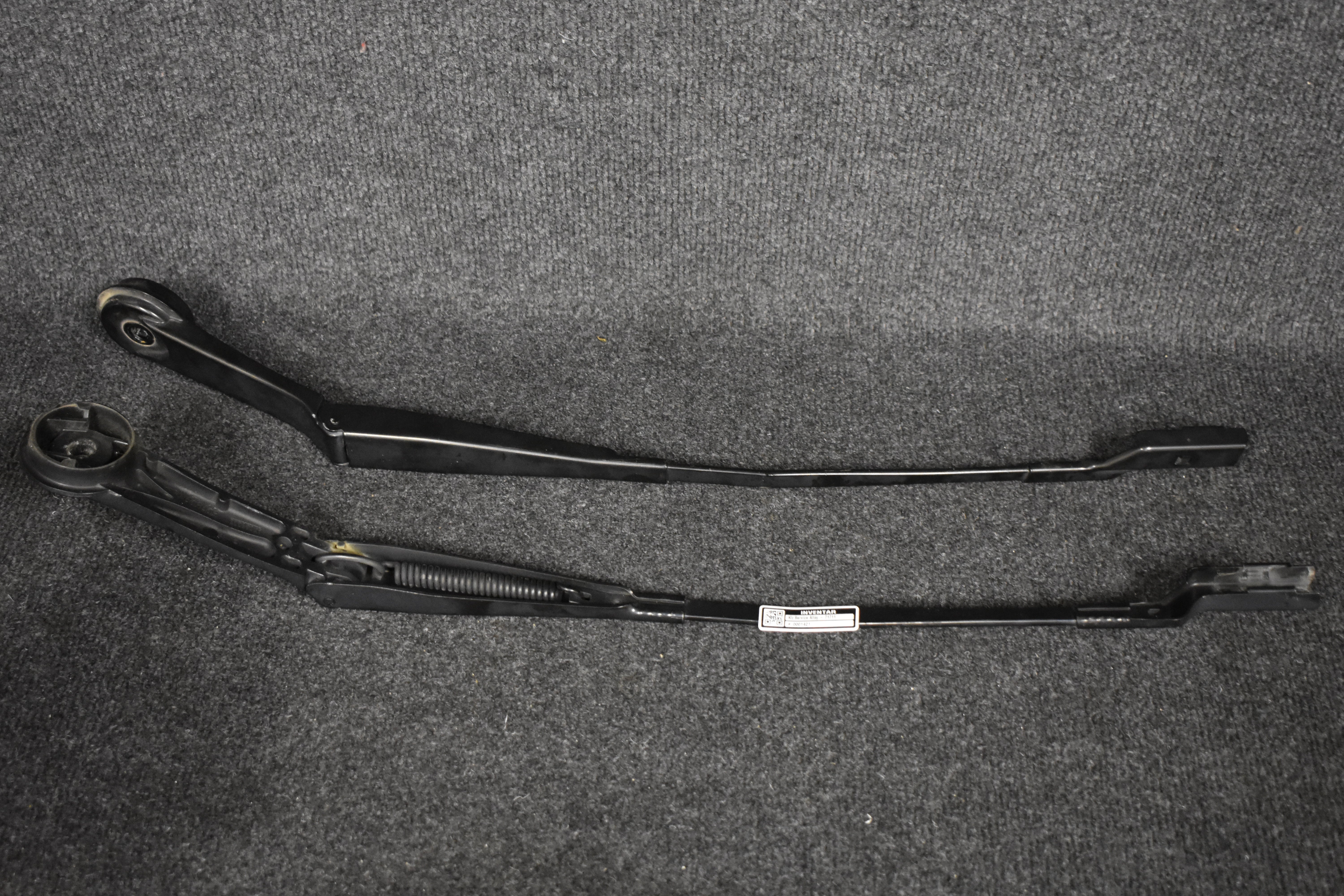 Ford Focus BM5117526AC / BM5117526BC Wischerarm vorne Links/Rechts