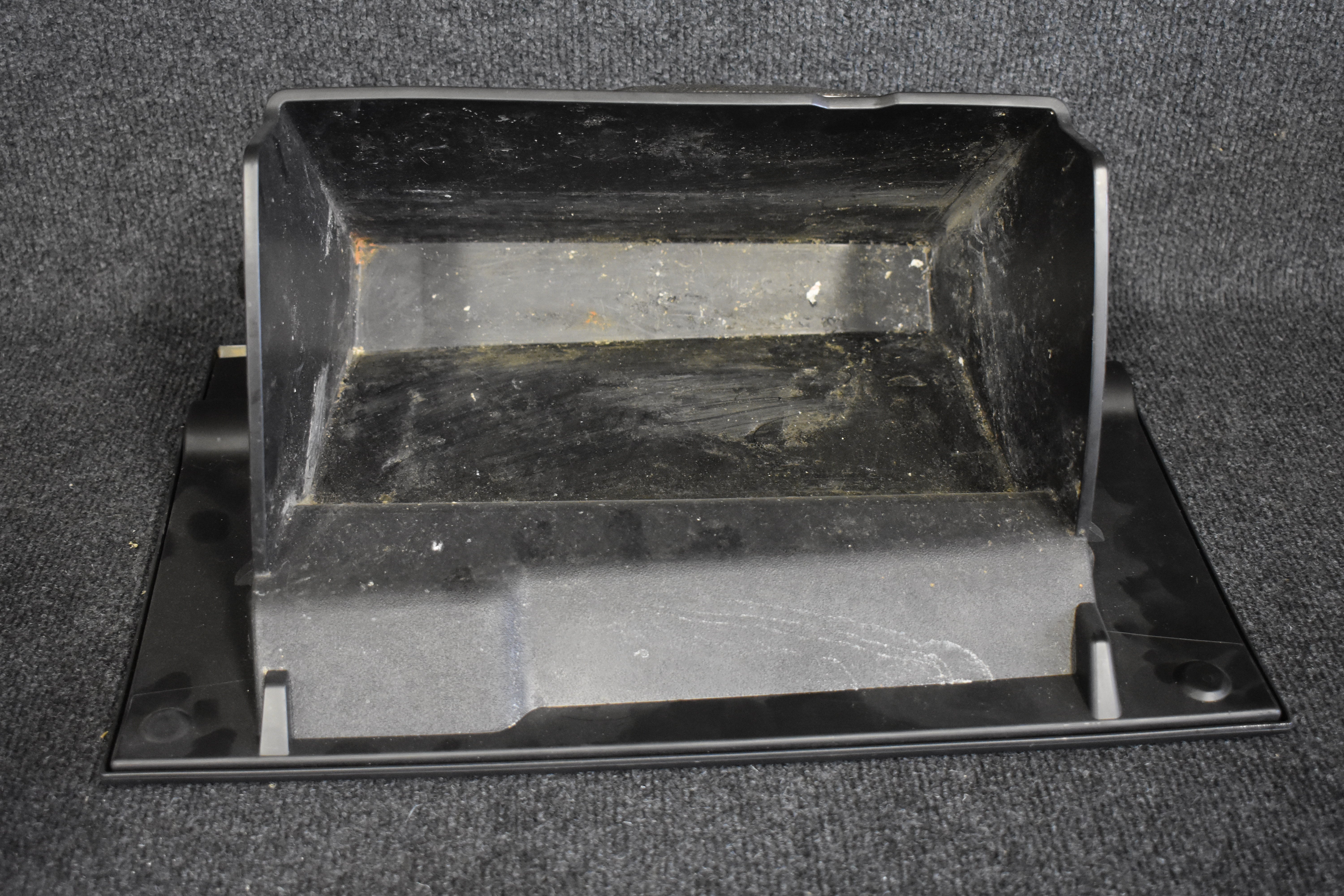 Mazda GBEF-64161 Handschuhfach Ablagefach Fach