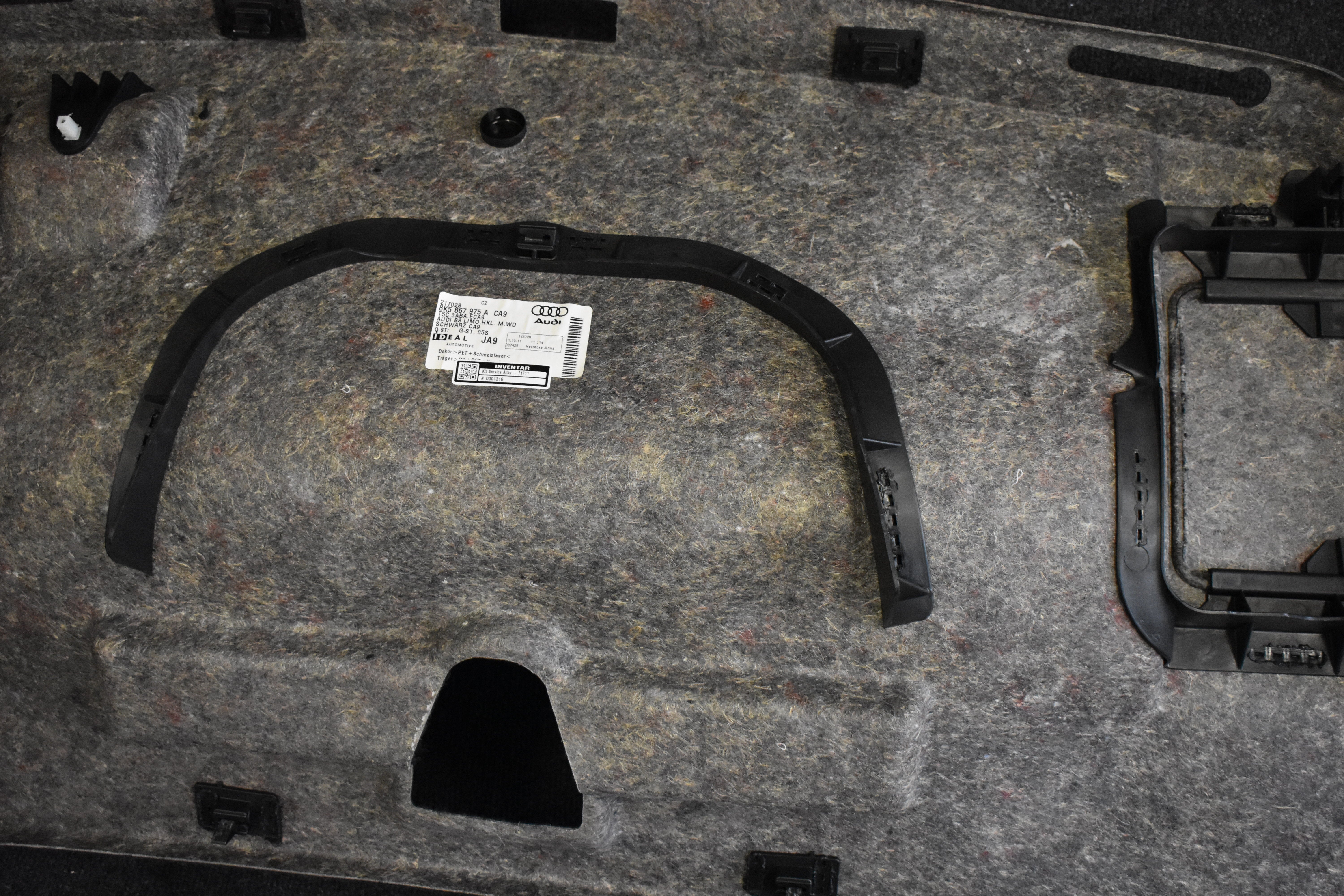 Audi A4 Verkleidung Abdeckung Heckklappe Kofferraumdeckel