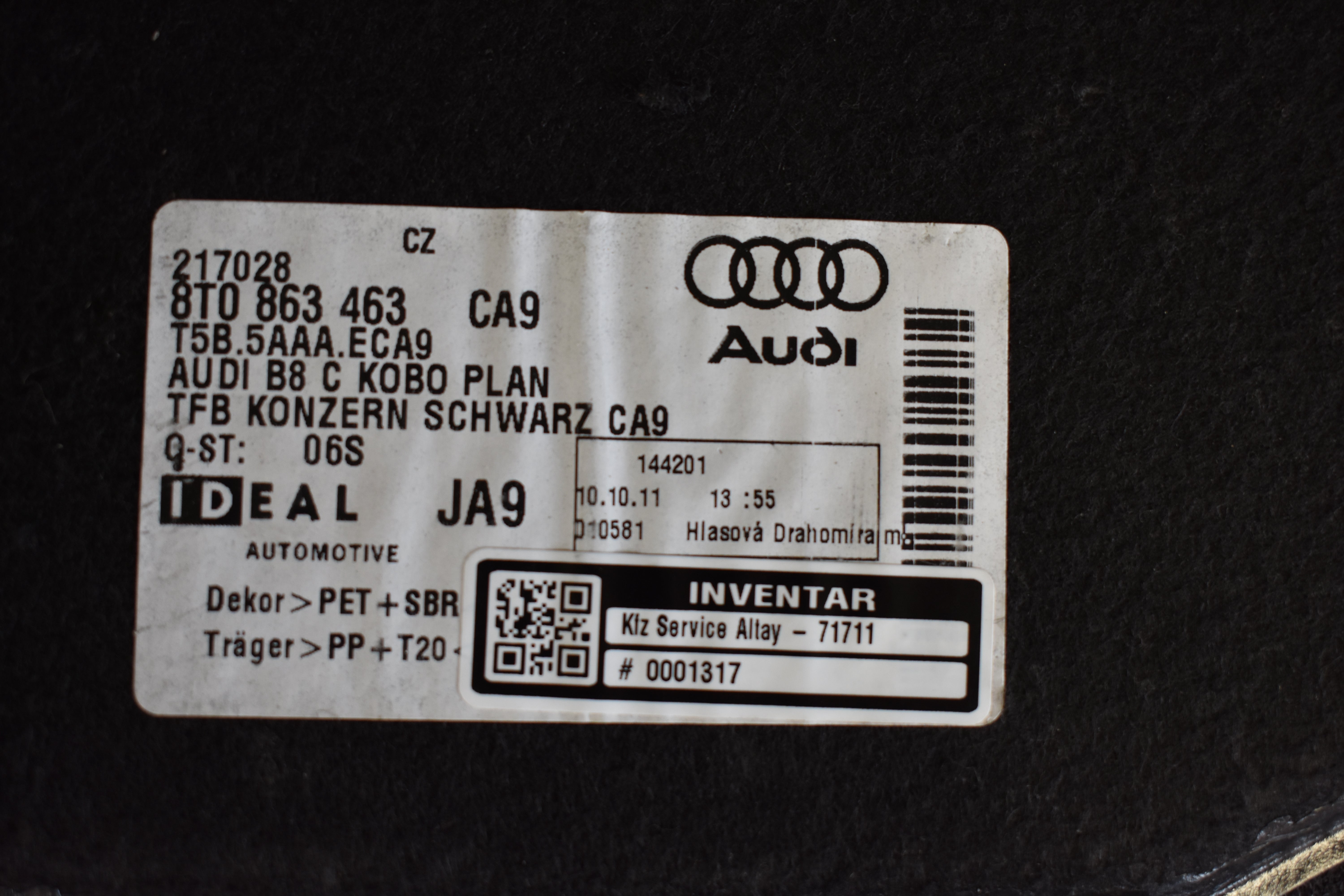 Audi A4 Kofferraummatte Teppich Boden Reifenabdeckung