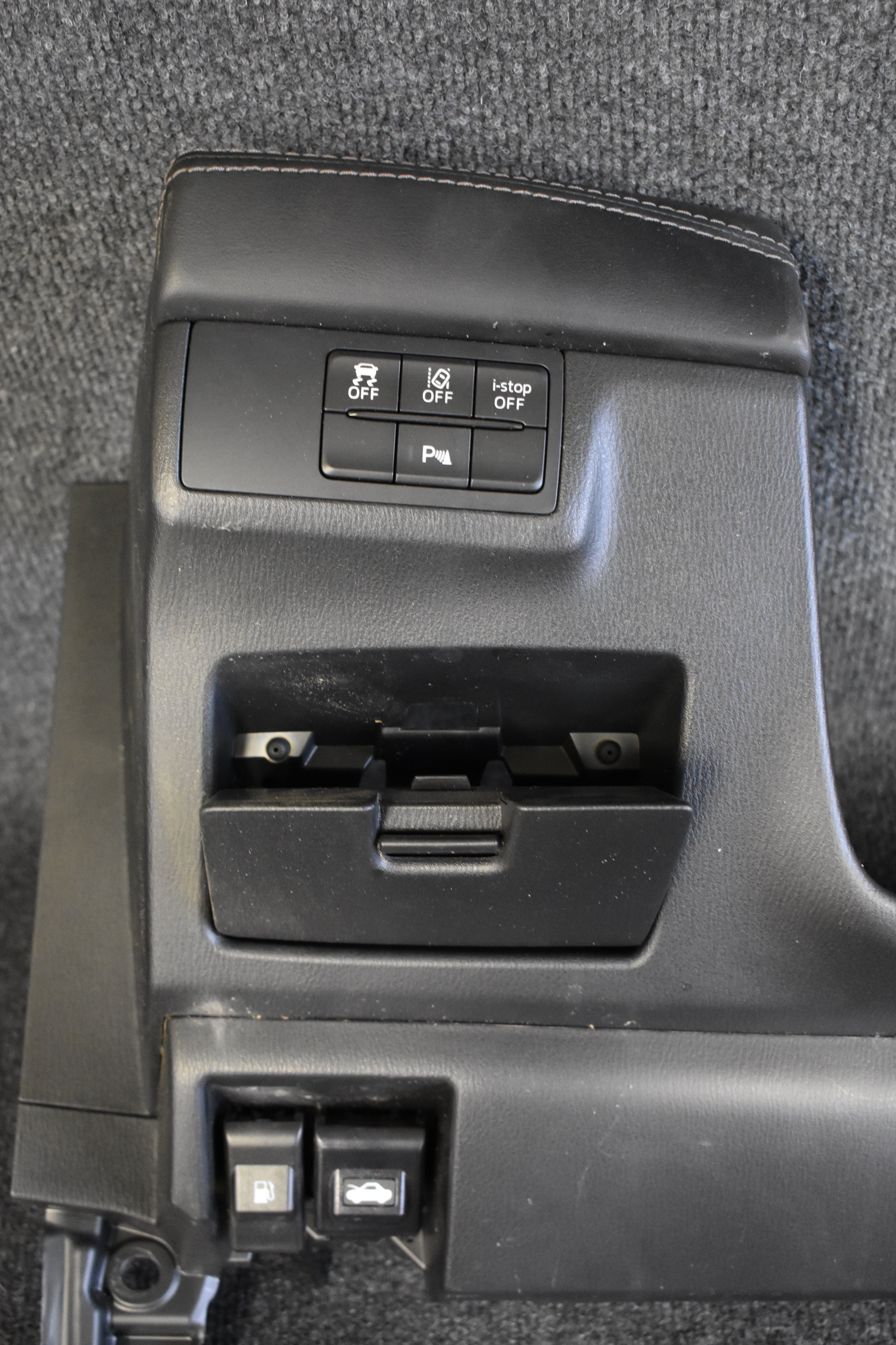 Mazda GRF5-64281 Armaturenbrett, Verkleidung, Abdeckung,