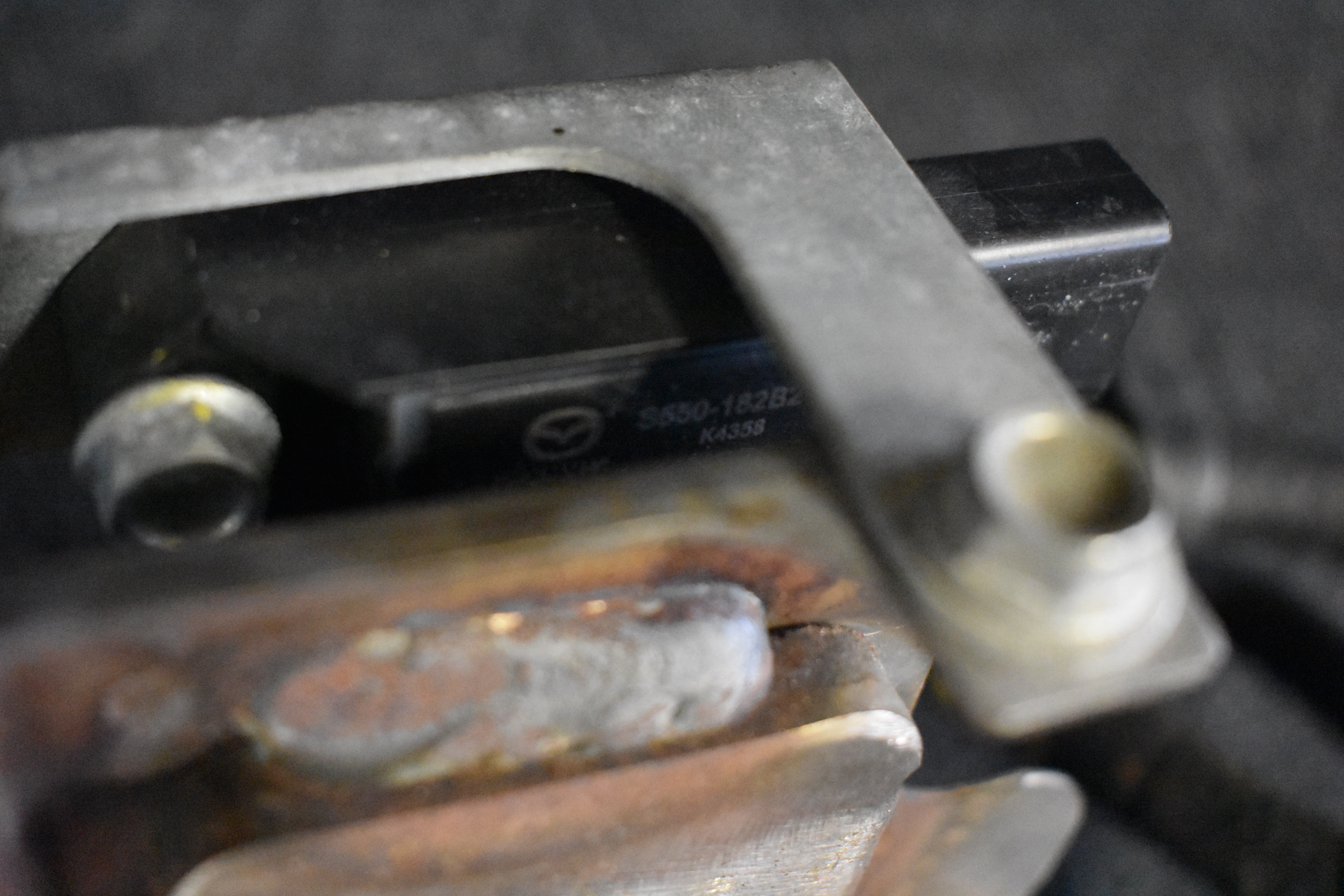 Mazda Differenzdrucksensor S550-182B2-A MIT GEHÄUSE