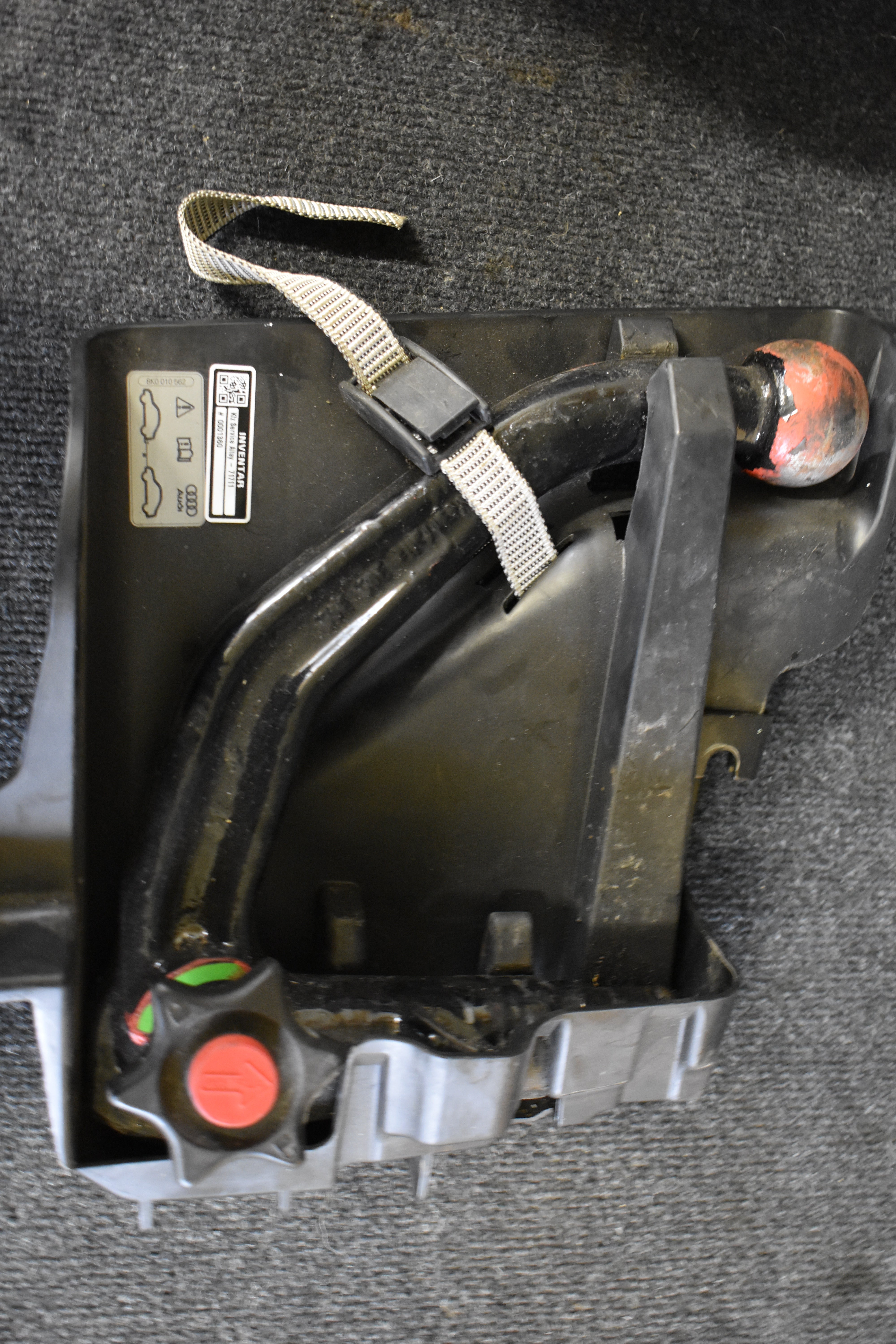 Audi A4 B8 Anhängerkupplung abnehmbar