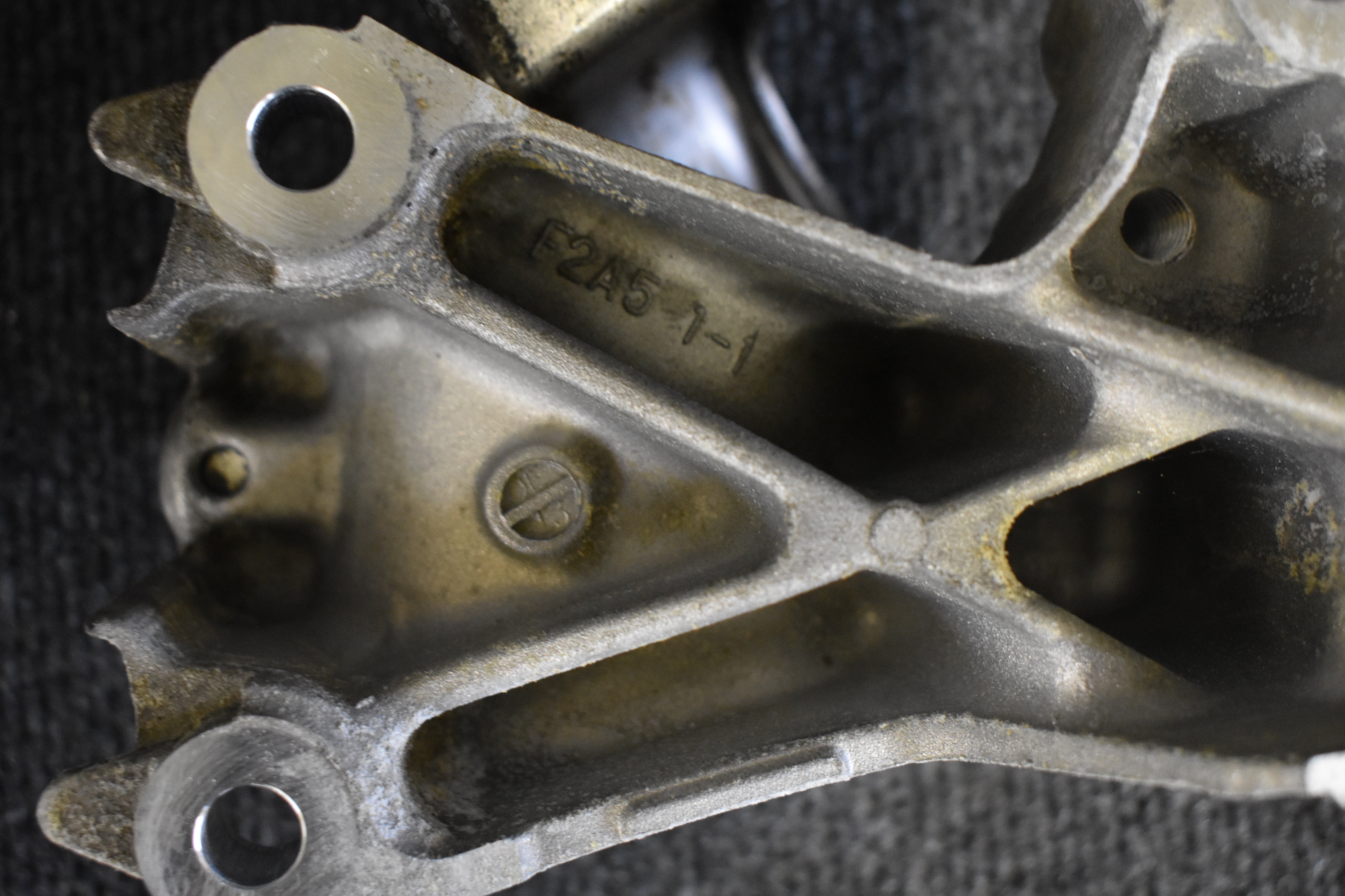 Mazda CX-5 Halterung Lager Motor 55627 F2A5