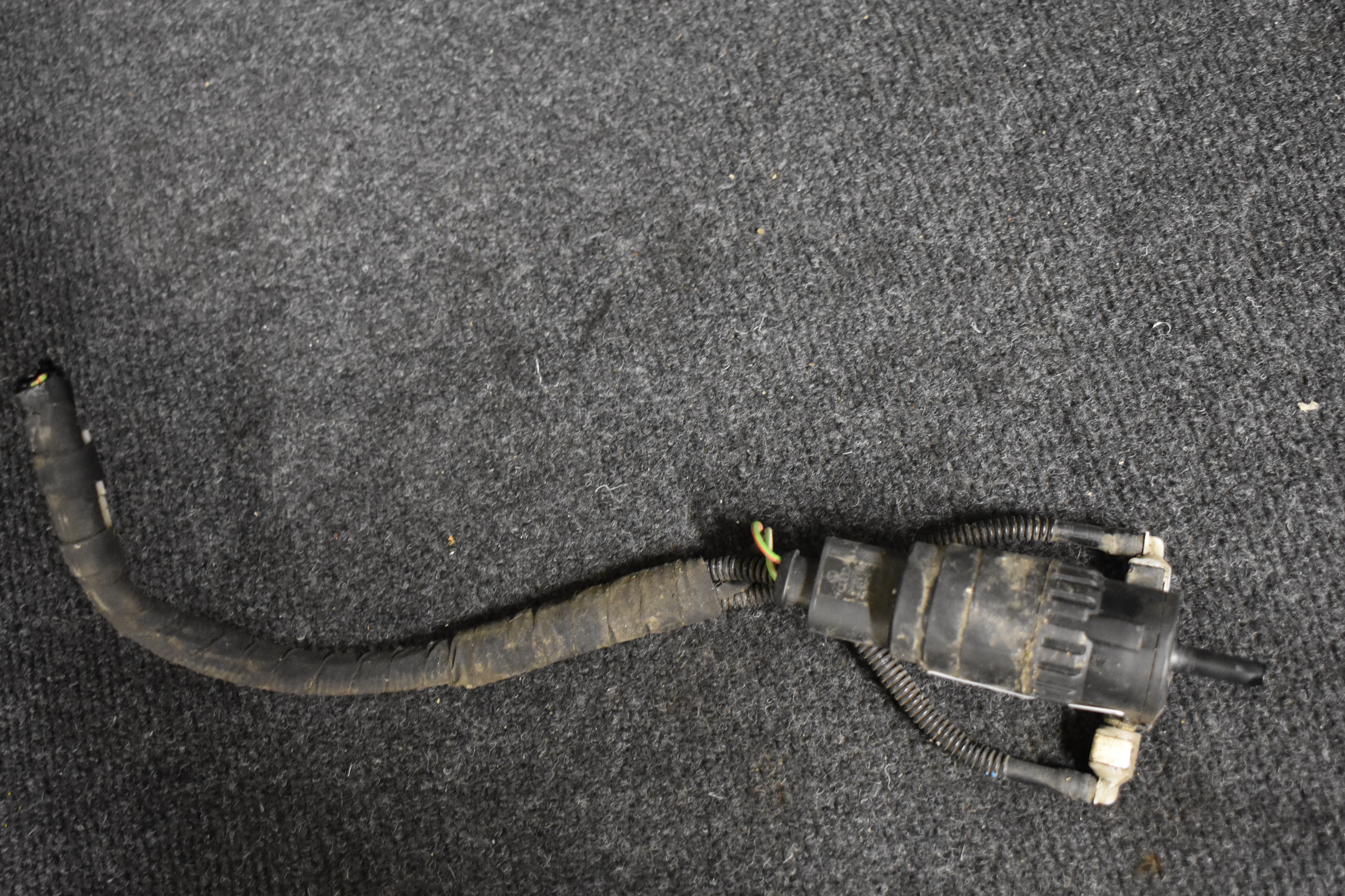 Volkswagen Polo Wischwasserpumpe 1K6955651