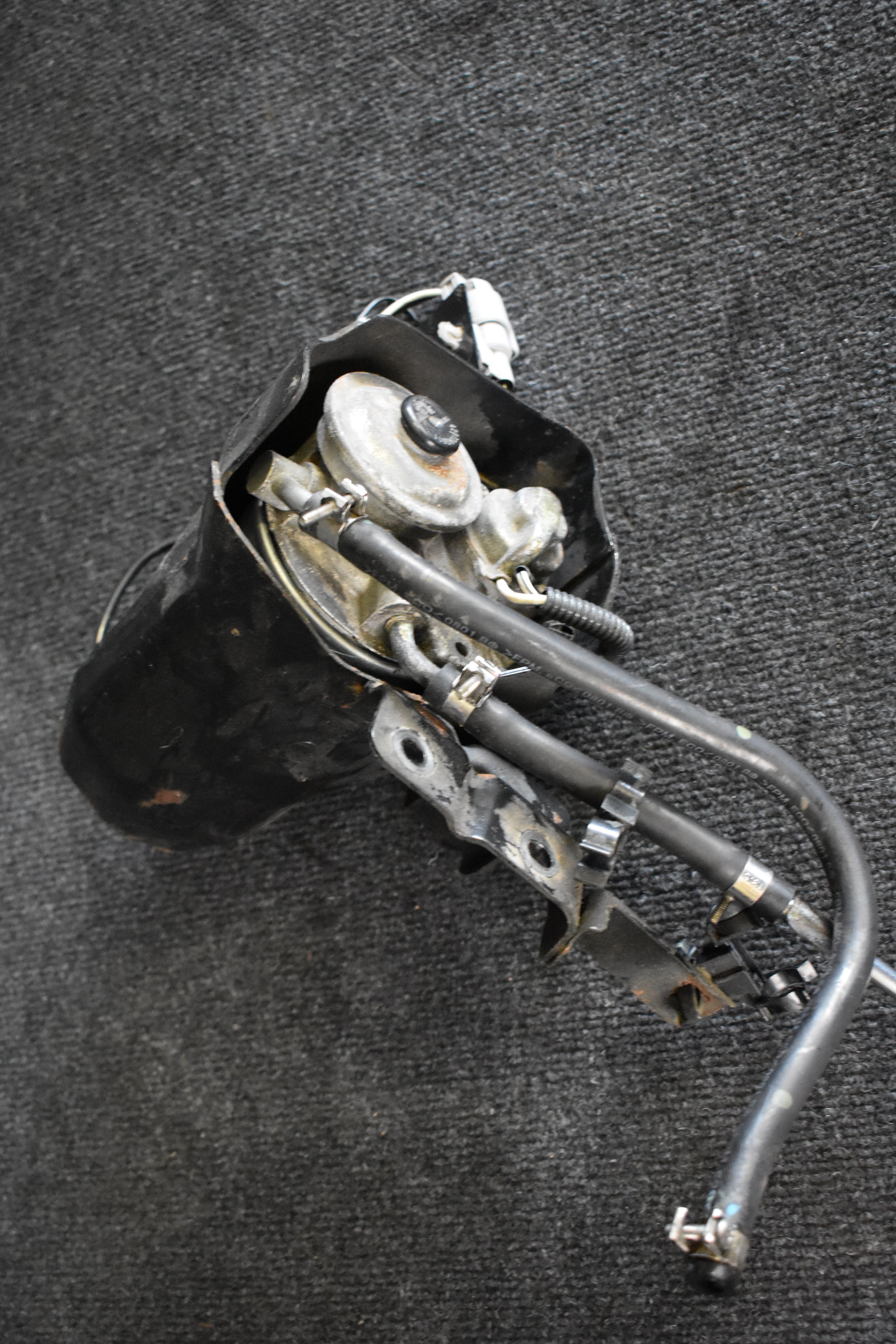 Subaru Forester 42072AG011 Gehäuse Kraftstofffilter