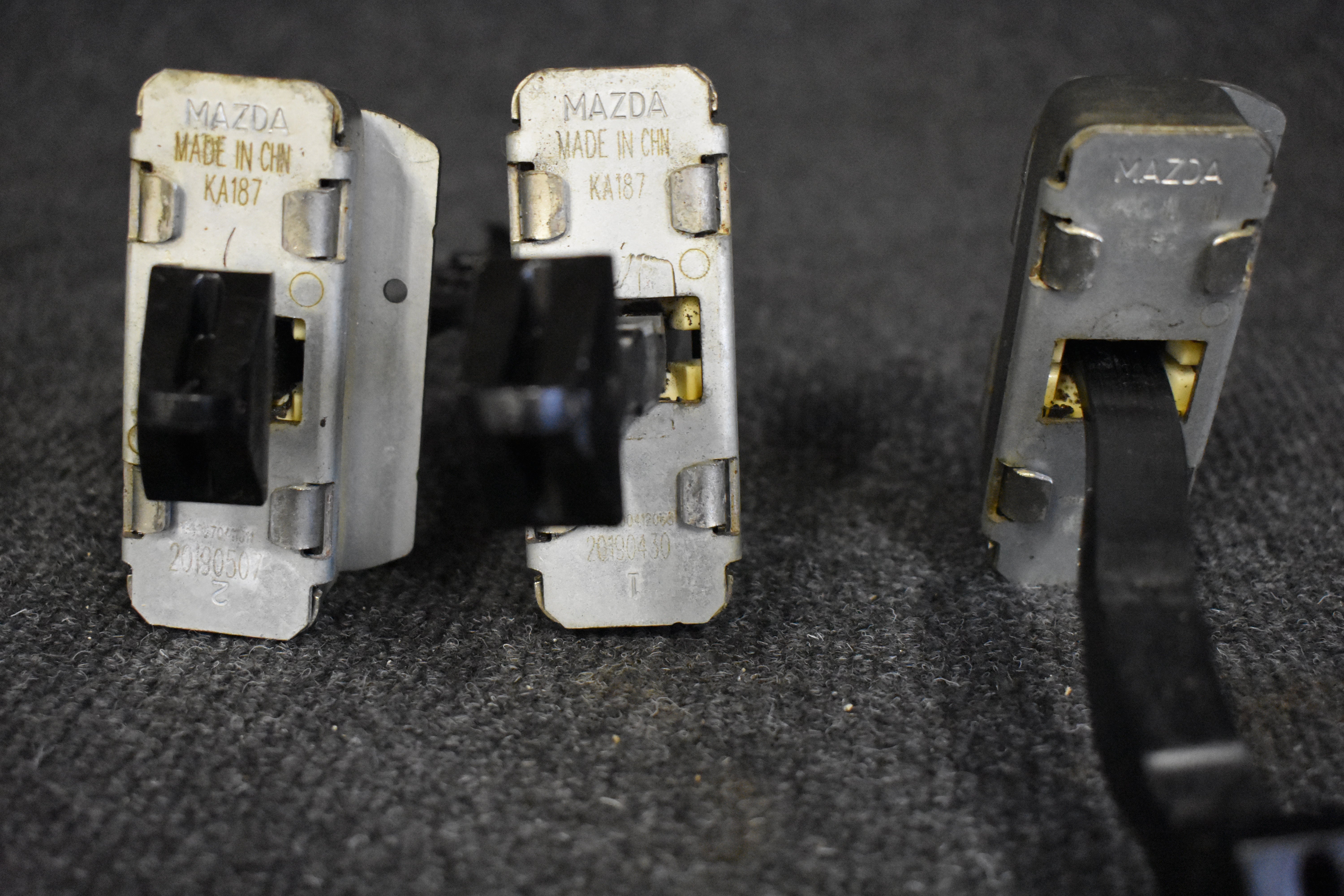 Mazda Türfeststeller KA187