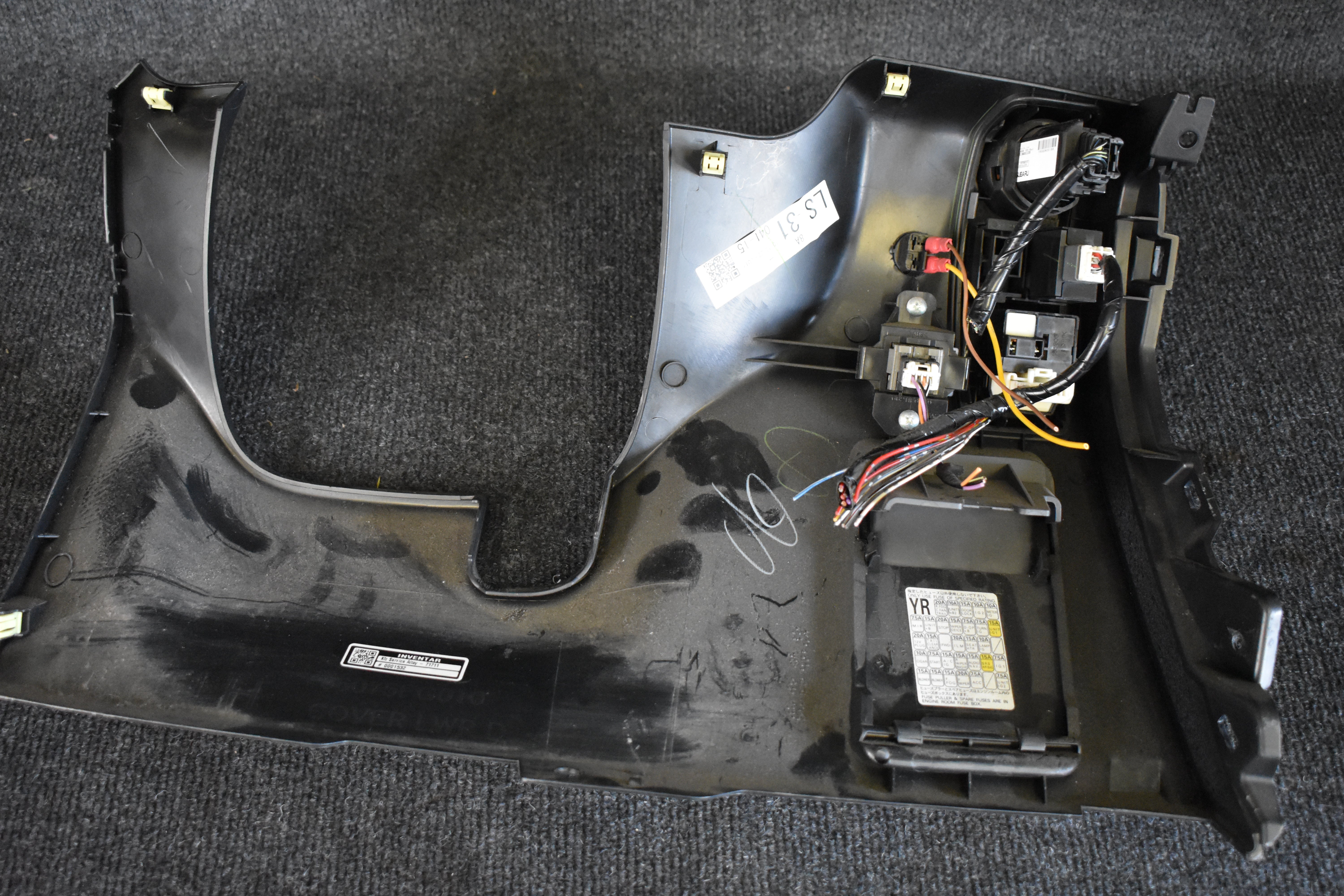 Subaru 66075FG010 Armaturenbrett Verkleidung links unten