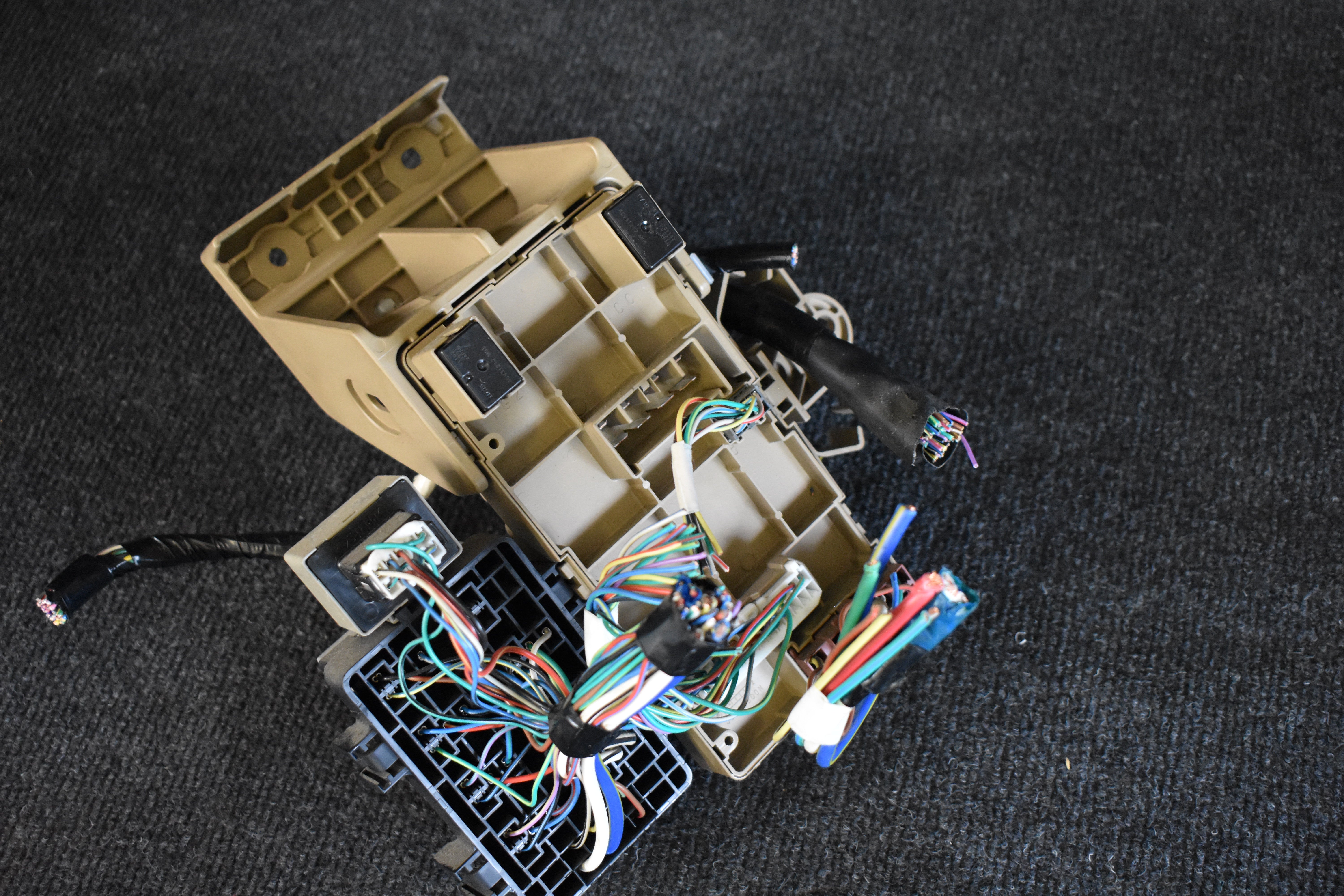 Subaru LB101101B Sicherungskasten komplett