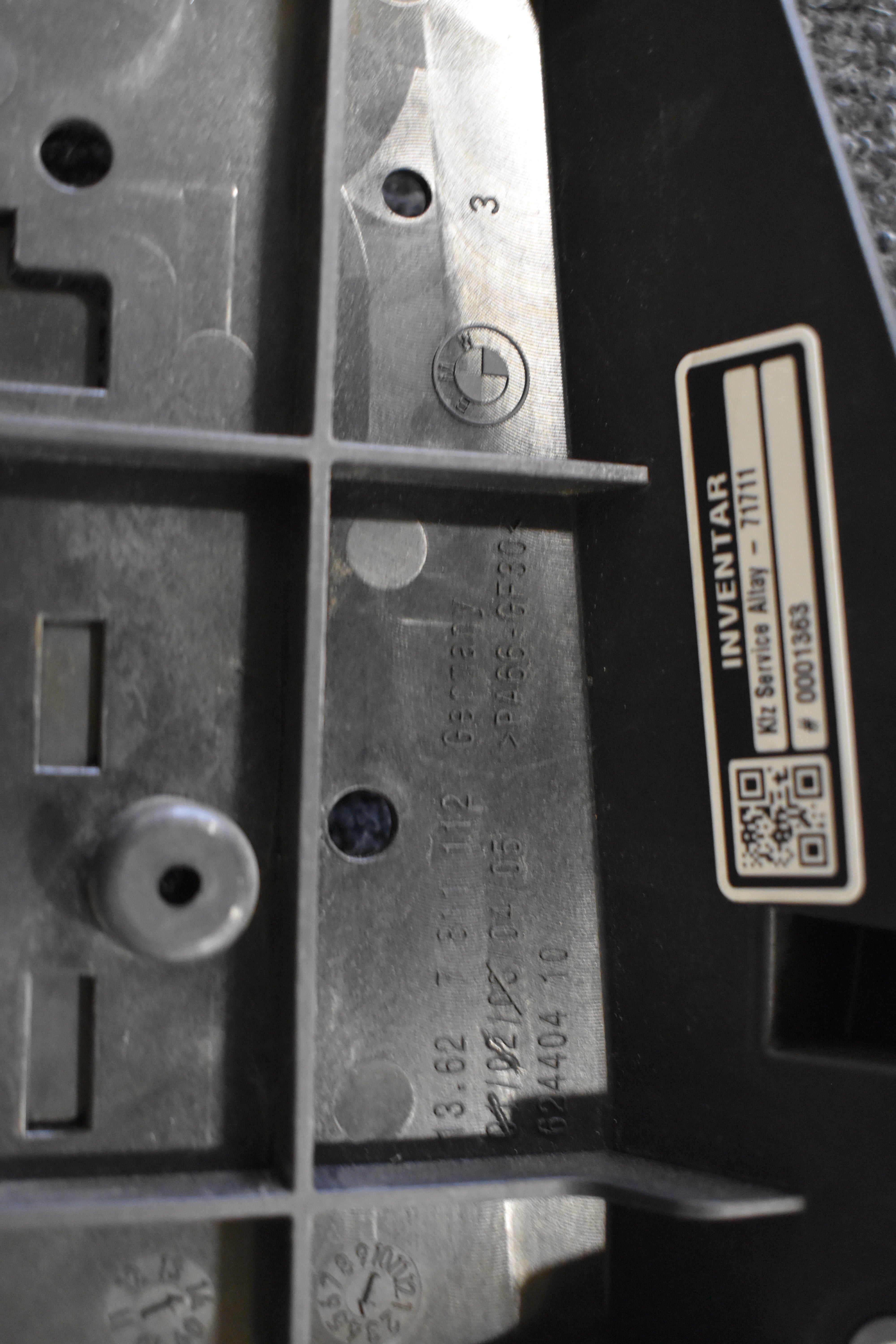 BMW Kunststoffhalterung  Halterung 7 811 112