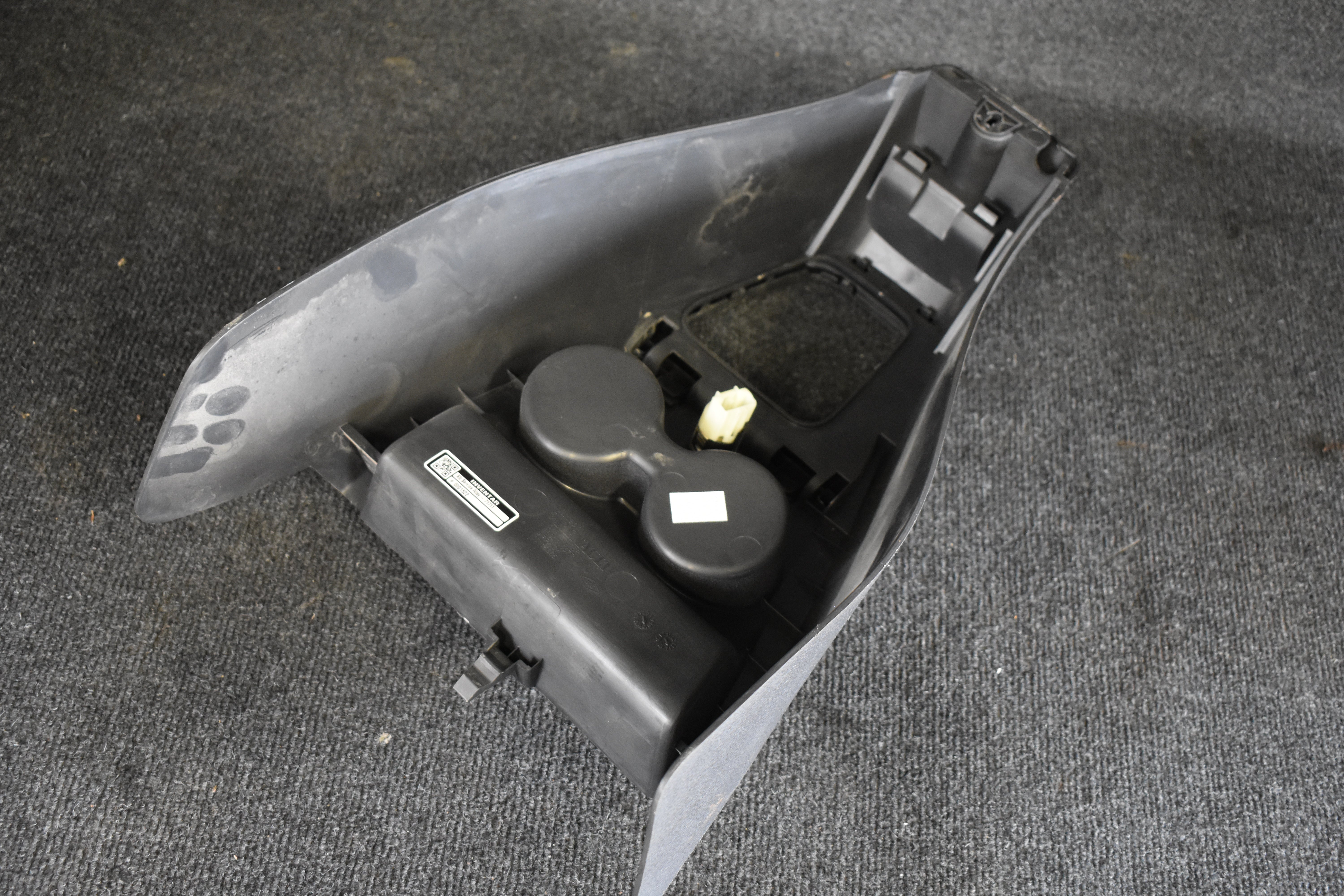 Renault 969103875R Mittel Konsole vorne