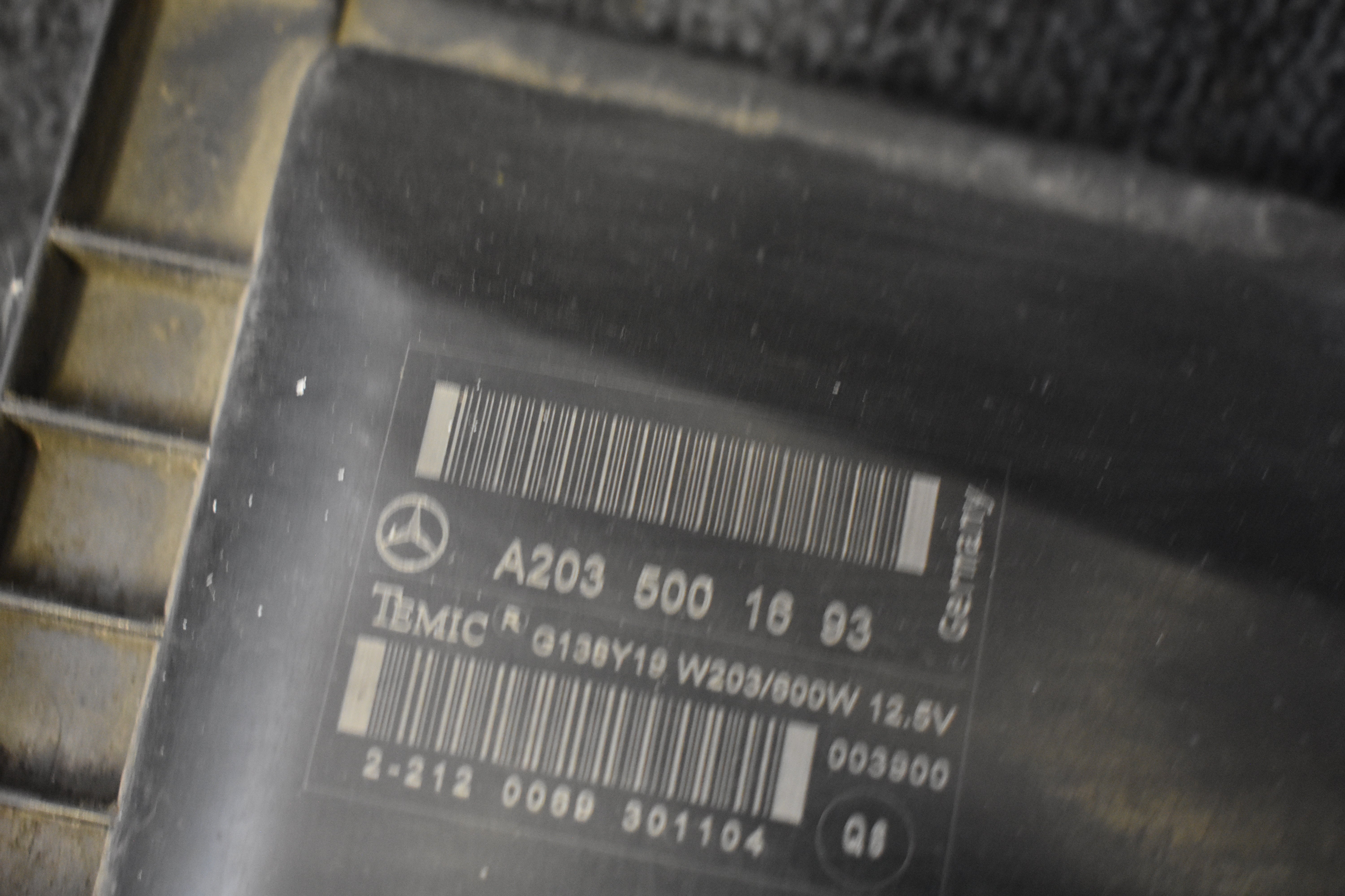 Mercedes Benz Kühlerlüfter A203 500 16 93