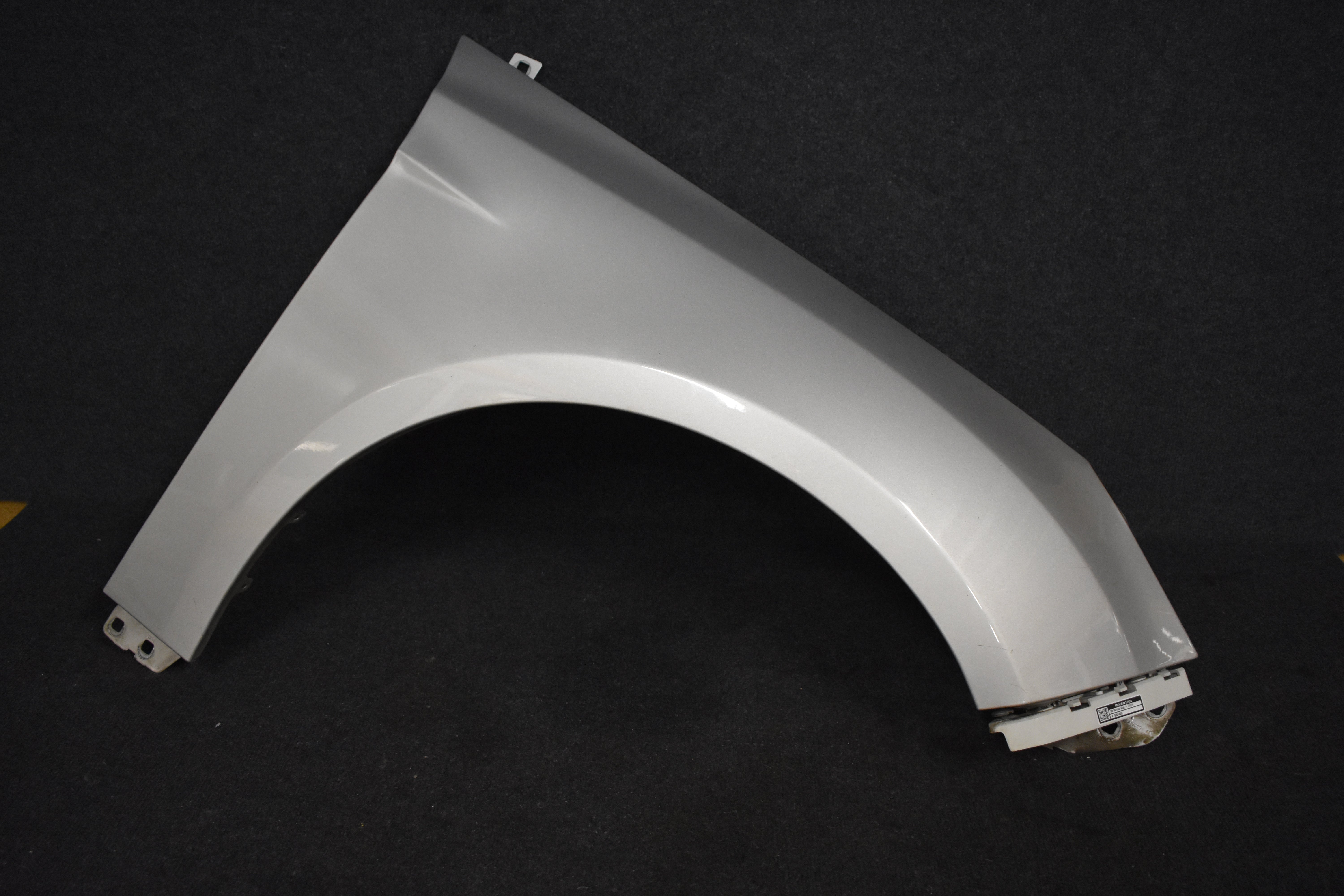 Ford Focus Kotflügel vorne rechts BM51-A16C198 AC