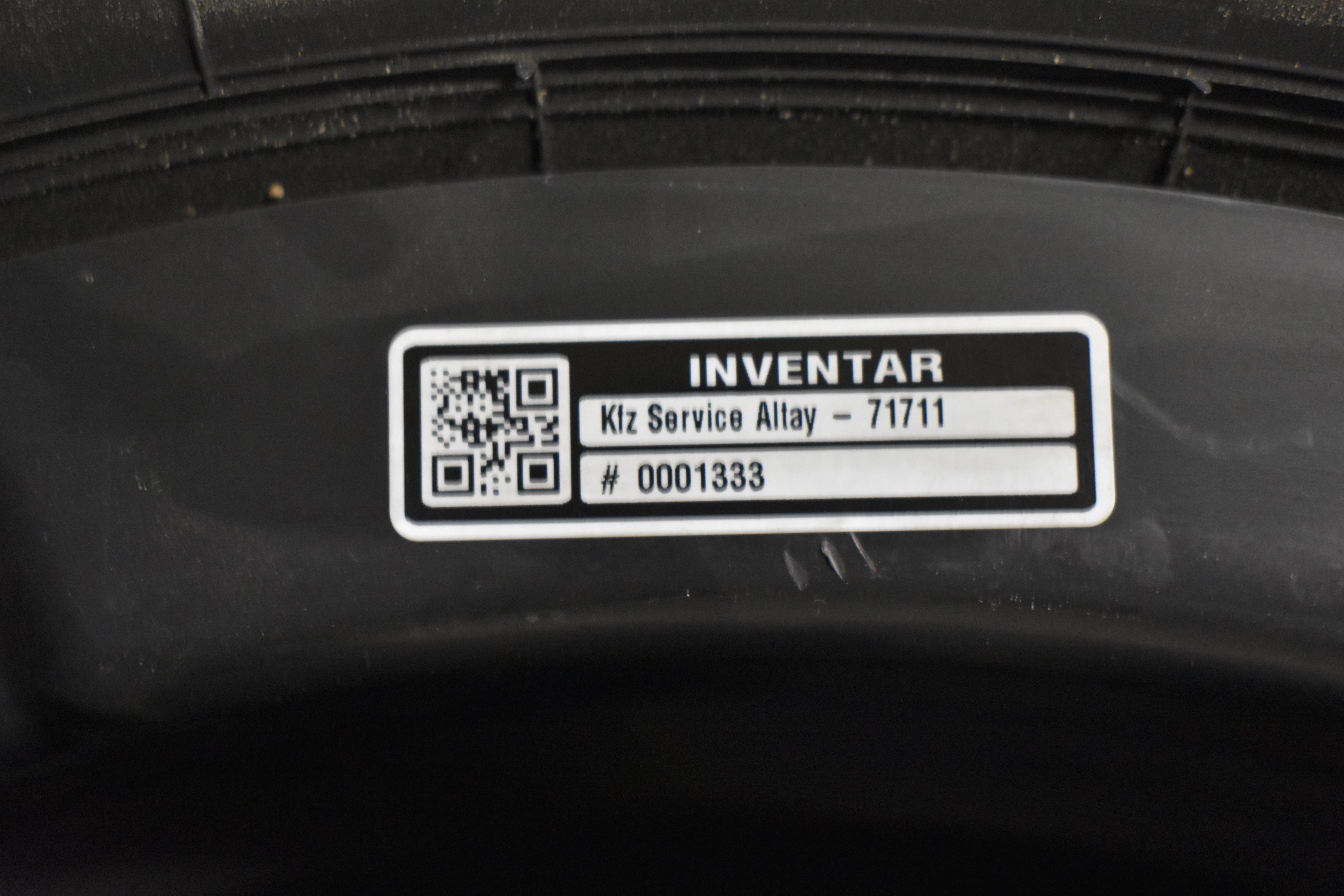 Mercedes Benz ERSATZREIFEN+WAGENHEBER+SCHLÜSSEL+SCHRAUBEN