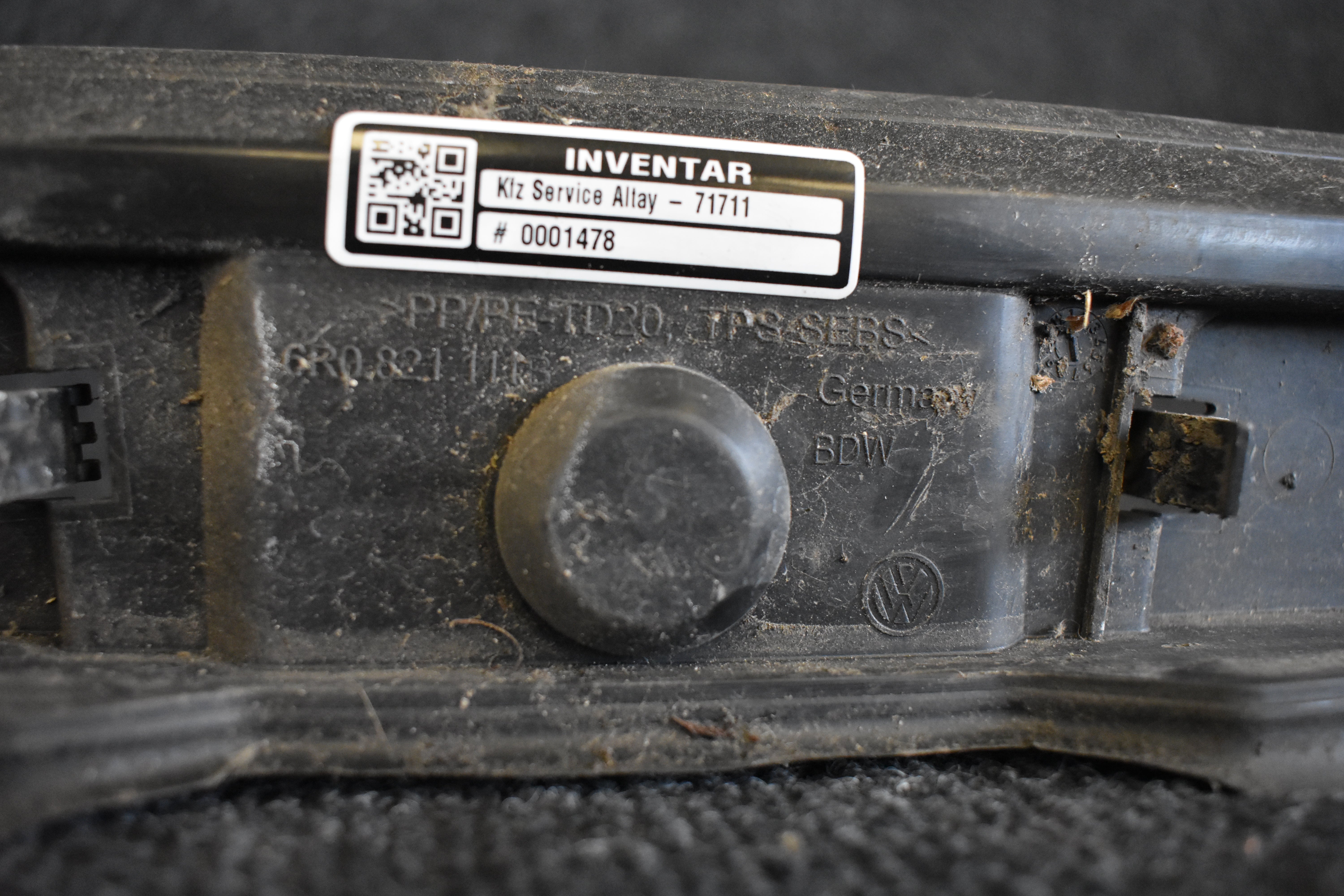 Volkswagen Polo Kotflügelverkleidung R0821111B