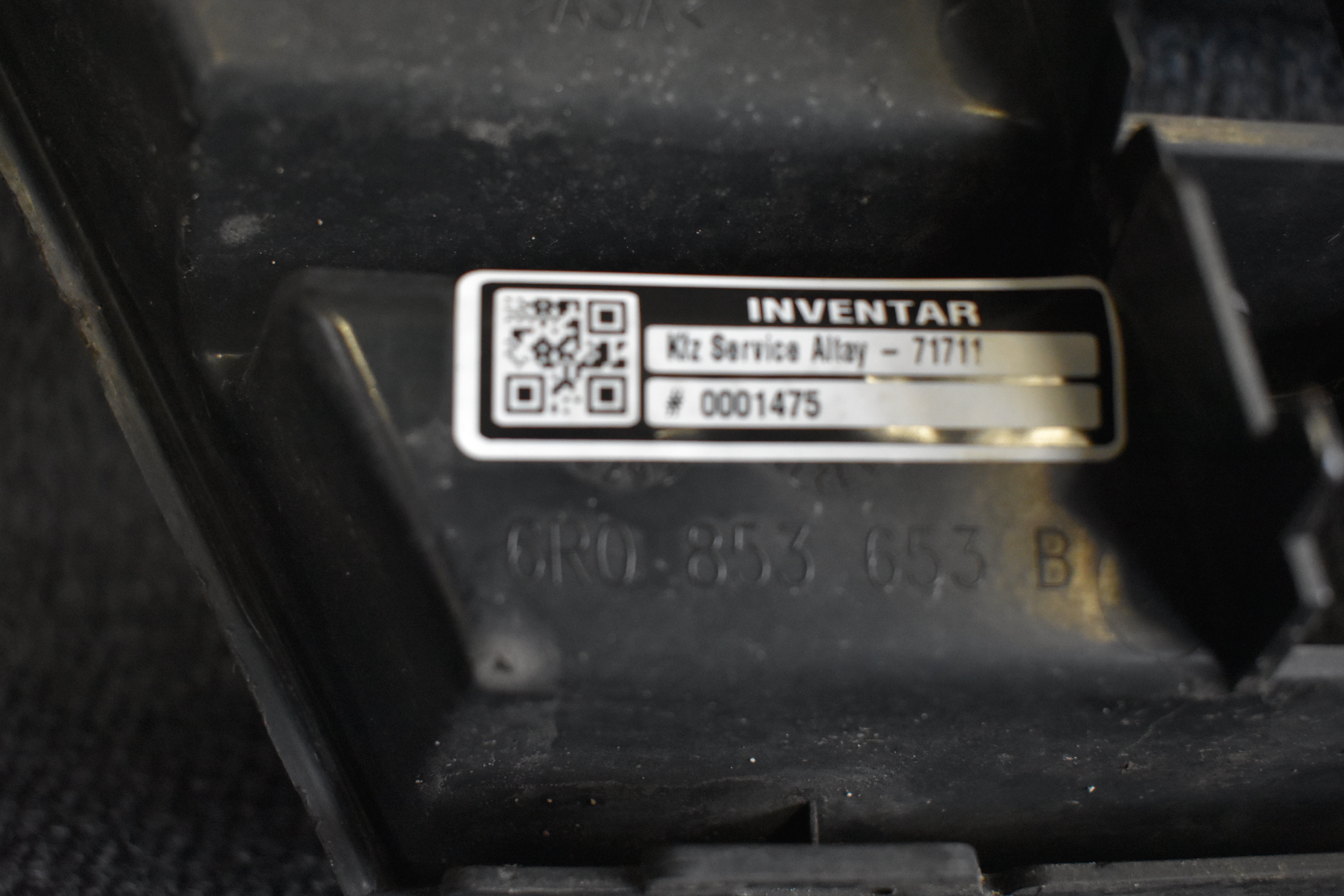 Volkswagen Polo Kühlergrill Emblem 6R0853651