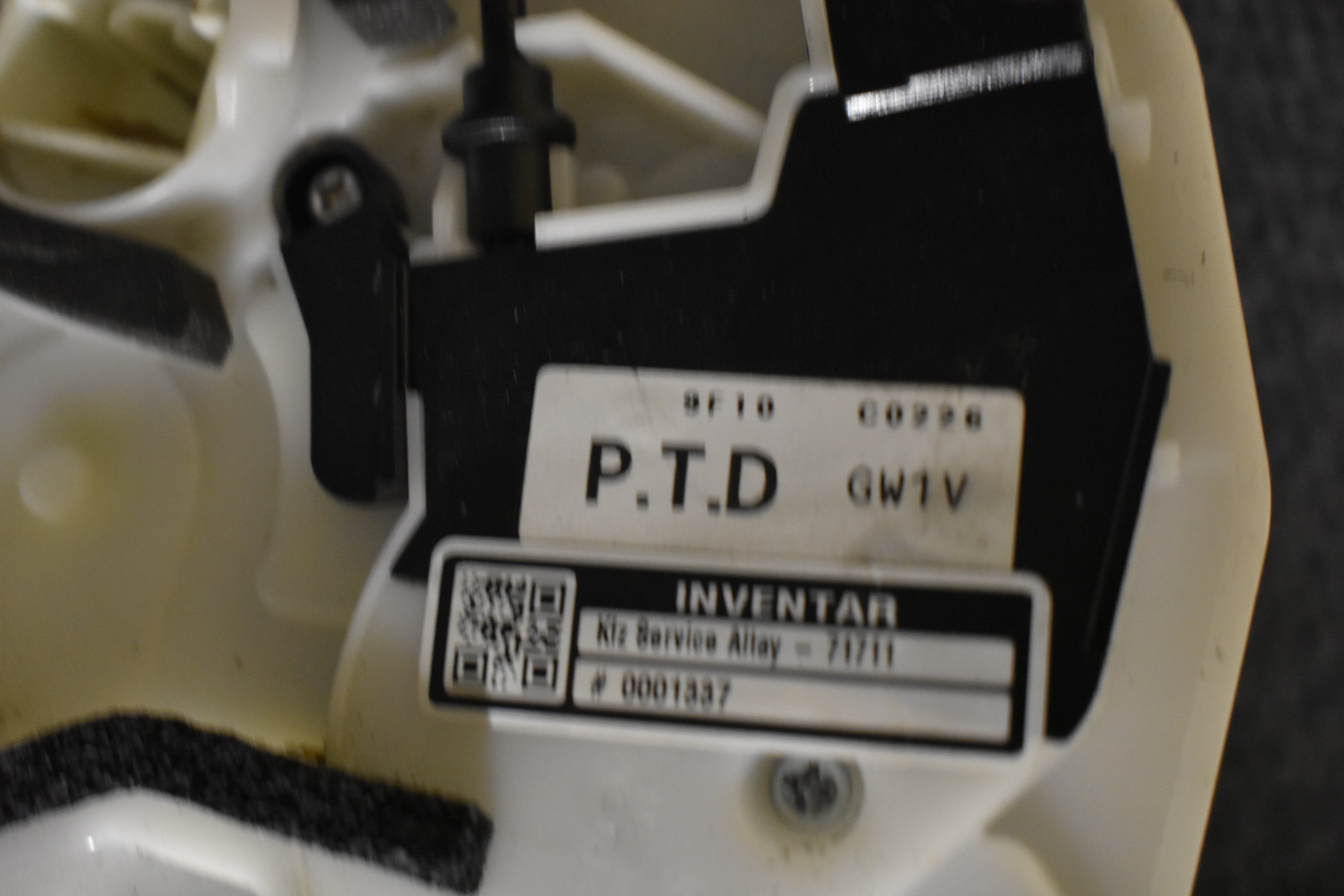 Mazda Links und Rechts Hinten Türgriffe Schlosskasten Türschloss