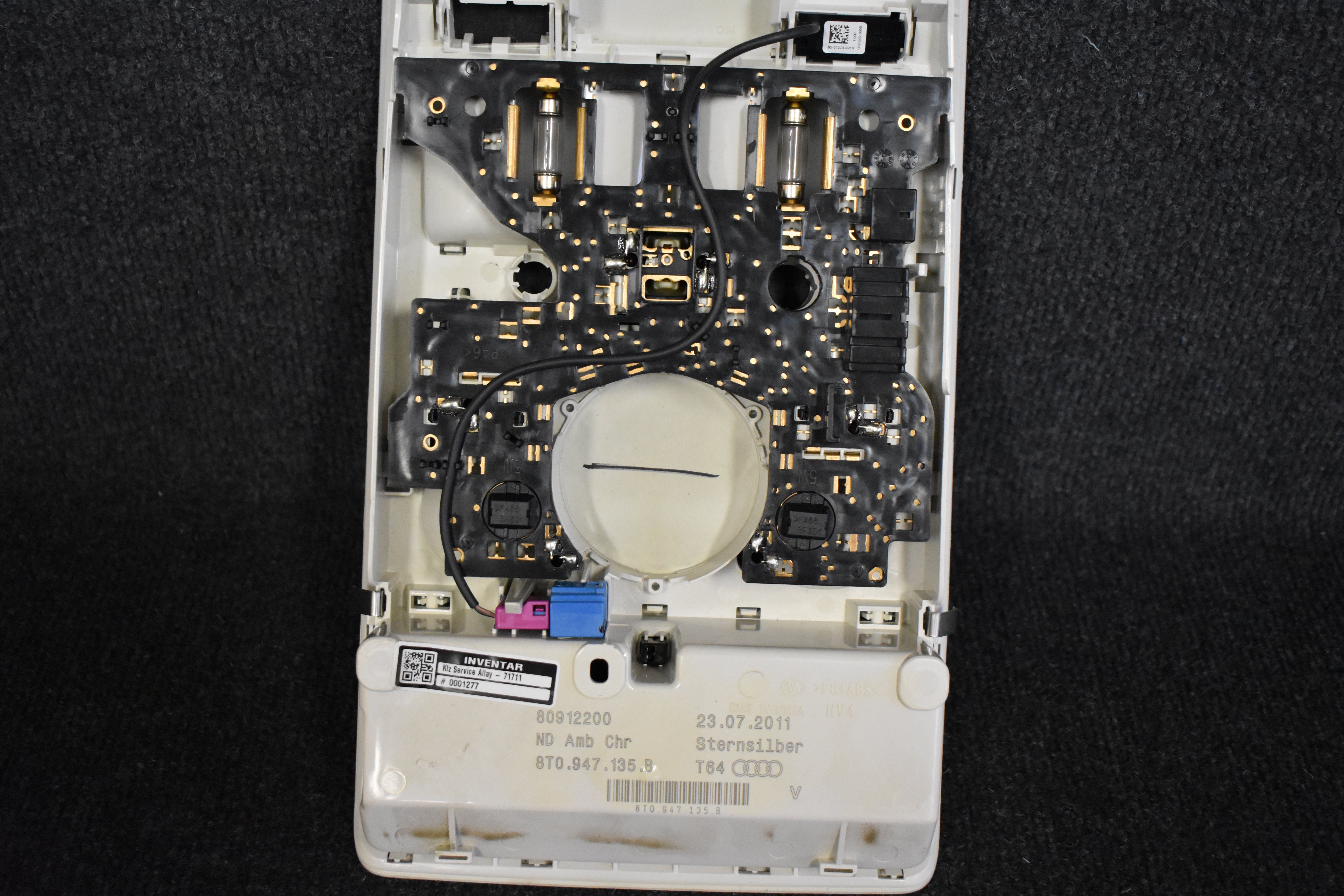 Audi A4 B8 A5 I 8t Innenraumbeleuchtung 8T0947135BF Original