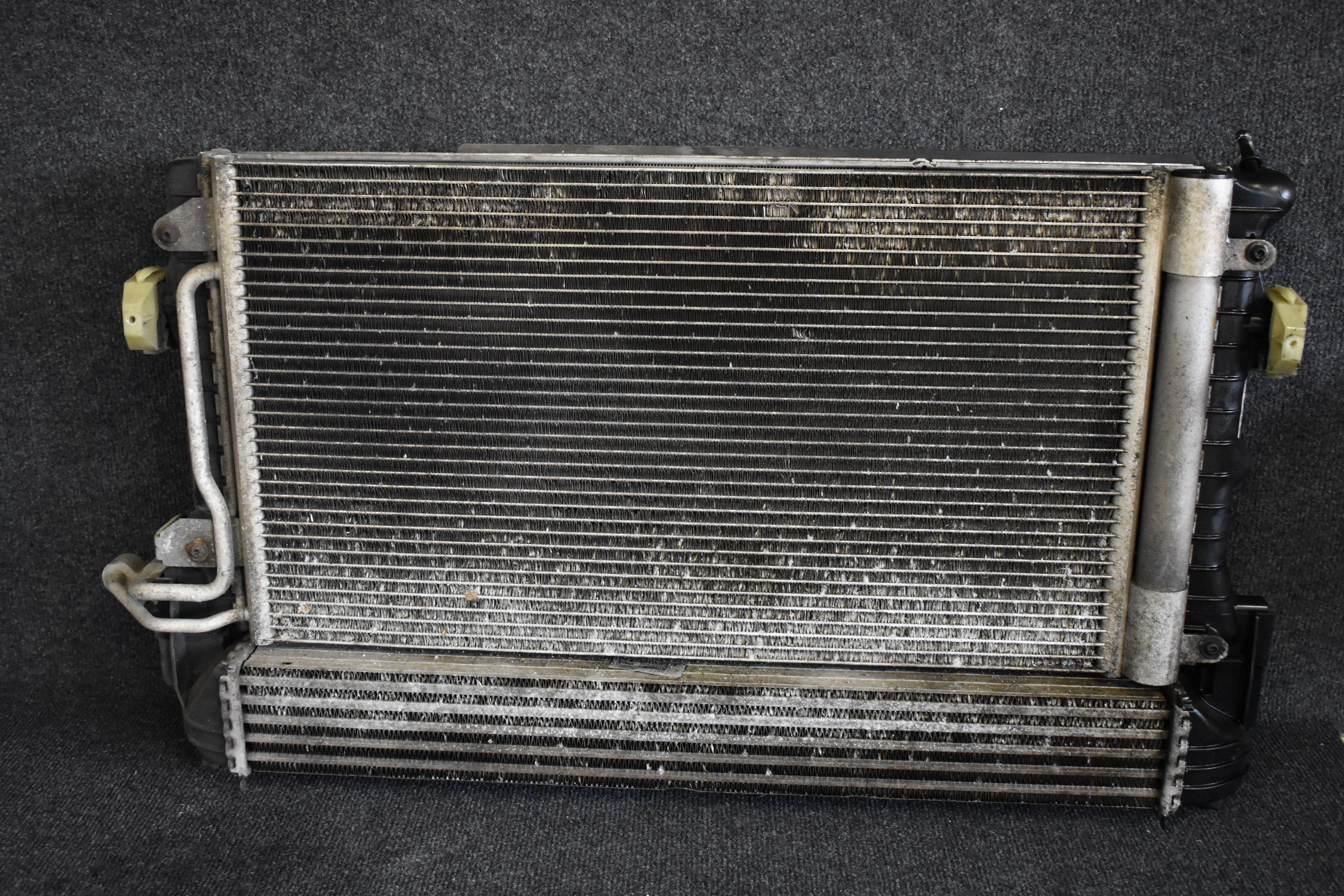 Volkswagen Polo Kühlerlüfter / Klimakondensator 6R0121207A / 6R0820411D