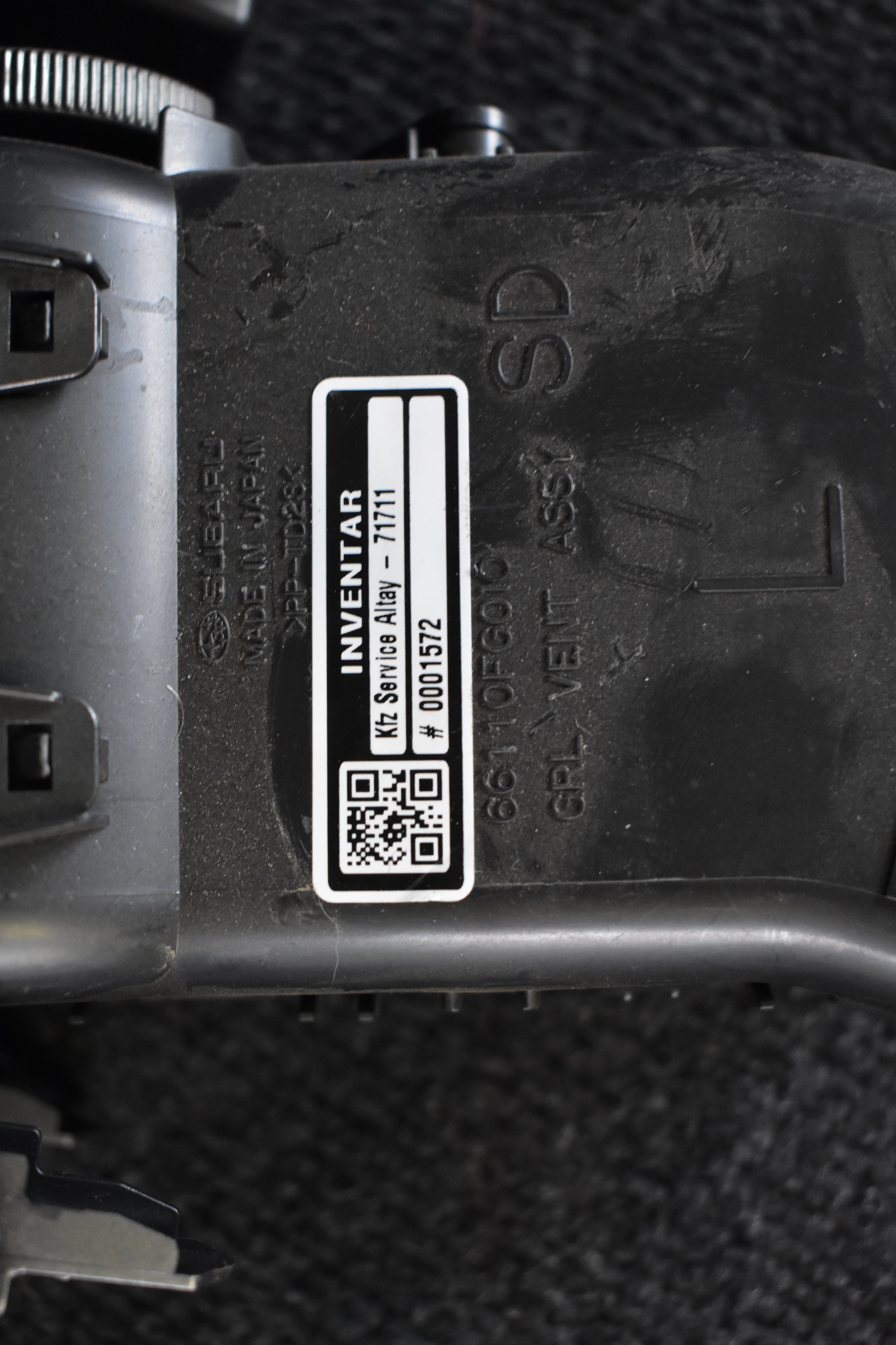 Subaru Forester 66110FG010 Lüftungsgitter Armaturenbrett