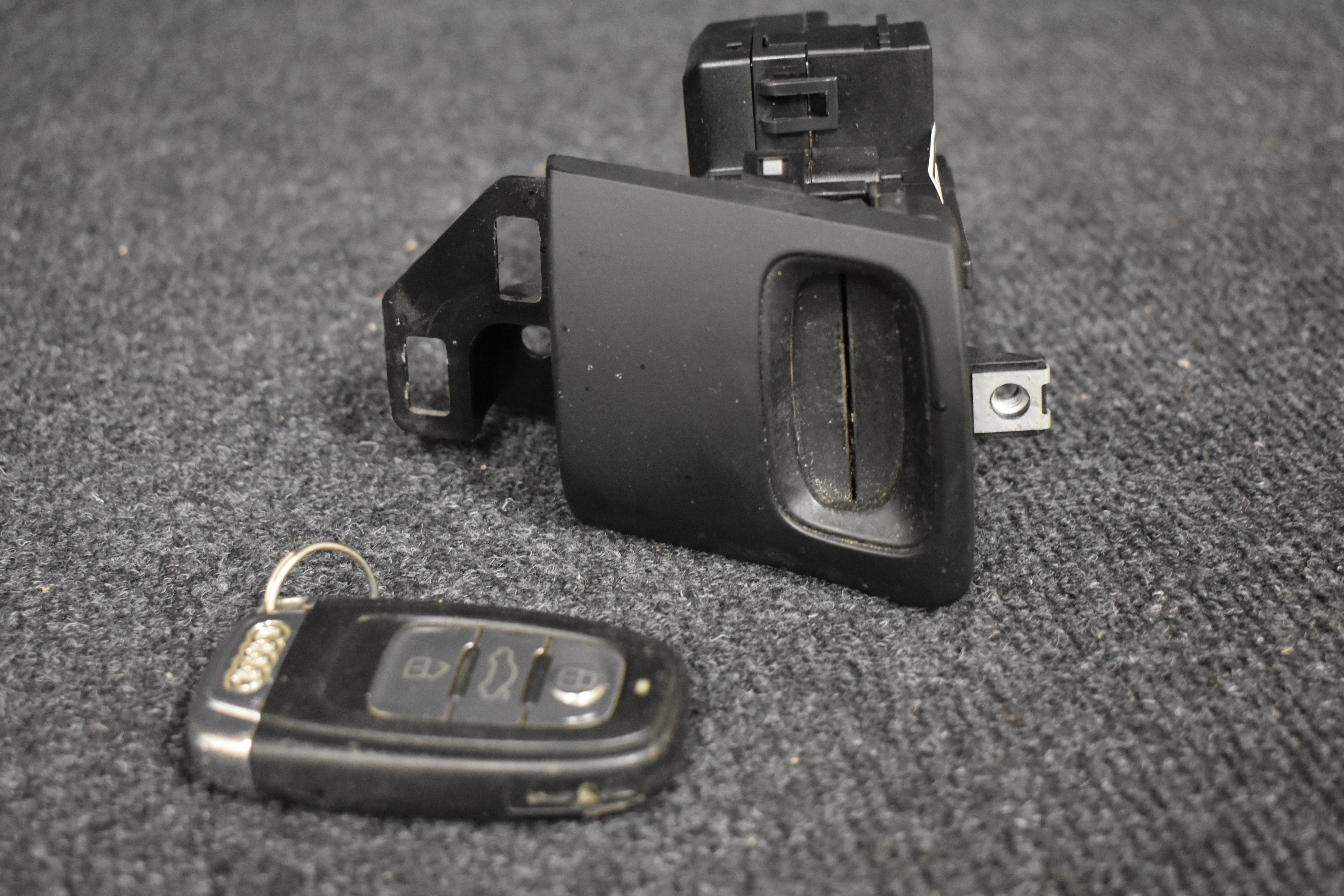 Audi A4 B8 Schlosssatz Zündschloss Türschloss Funkfernbedienung