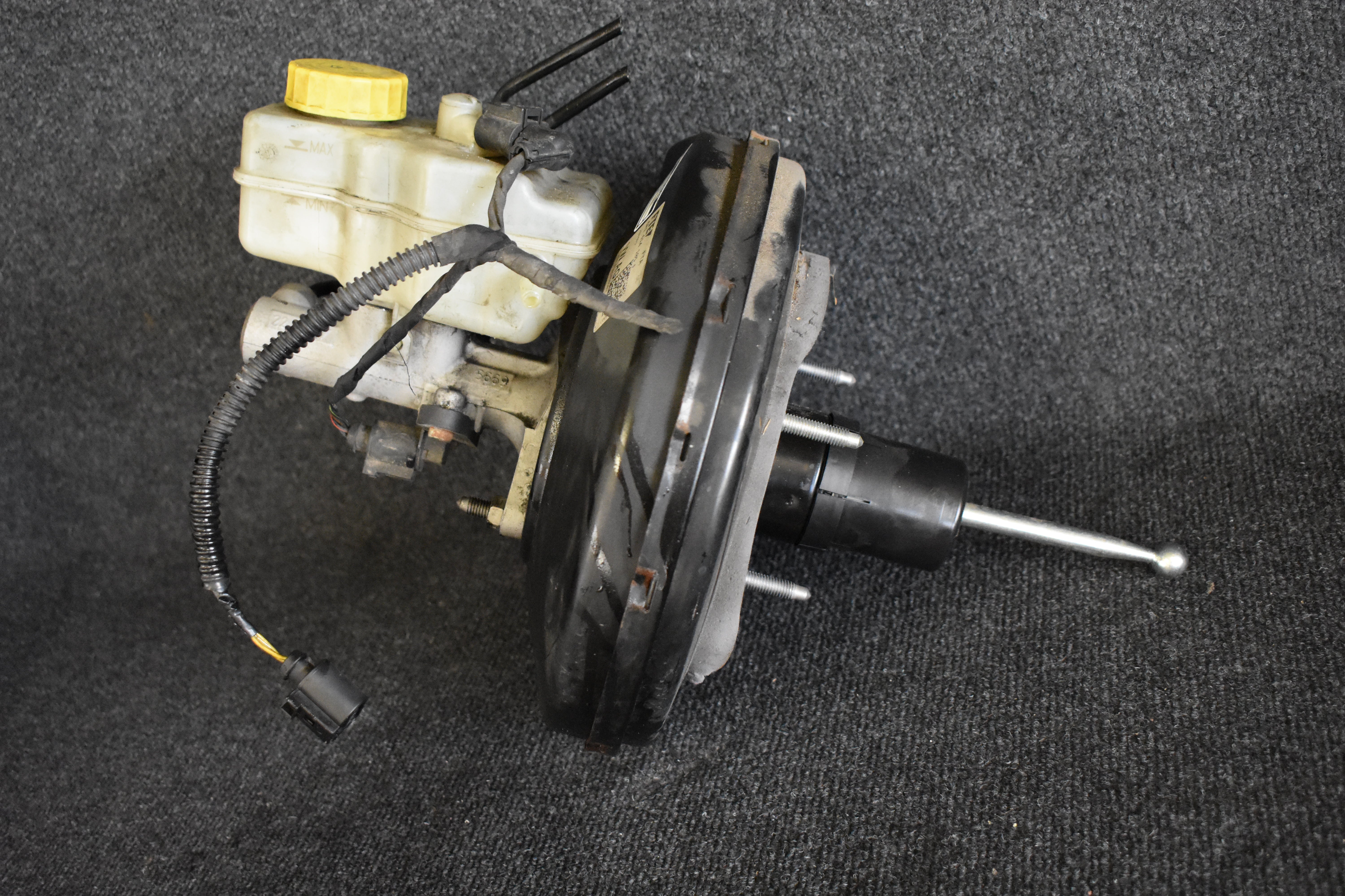 Volkswagen Polo Bremskraftverstärker 6R1614105