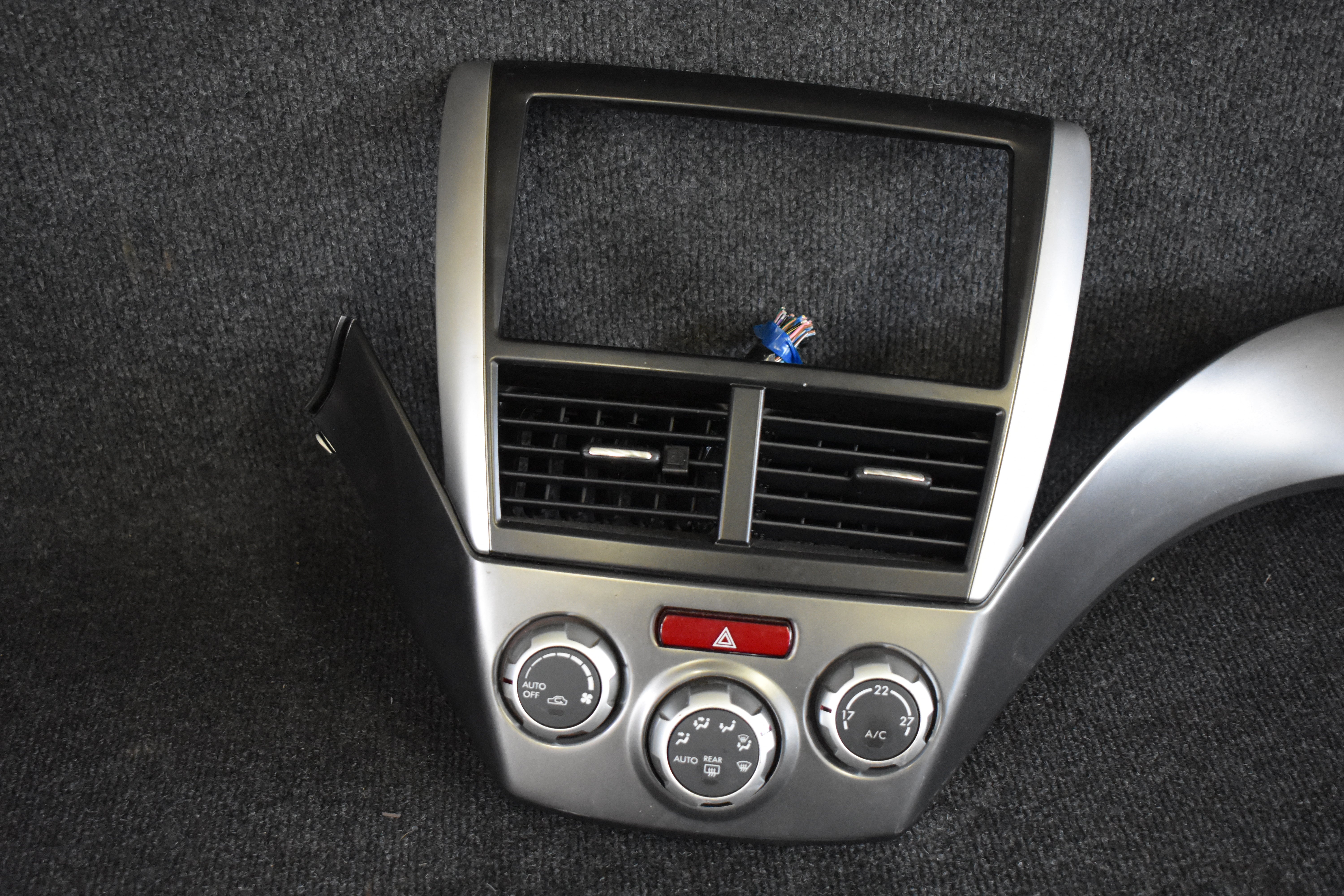 Subaru Forester 72311SC060 Heizung Bedienfeld / 66110FG020 Kühlergrilllüfter