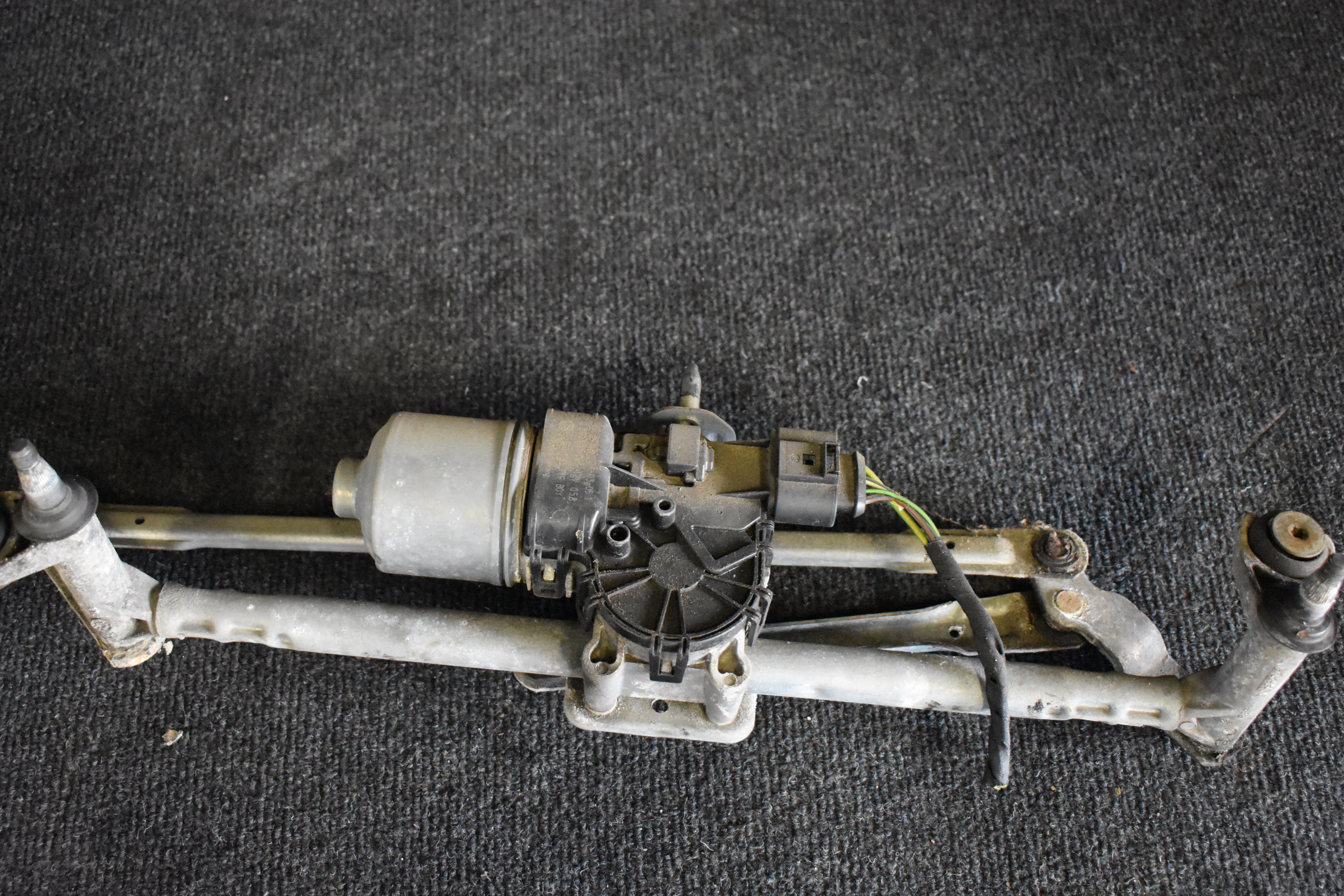 Volkswagen Polo Scheibenwischermotor Scheibenwischeraufnahme Gestänge 6R1955023A