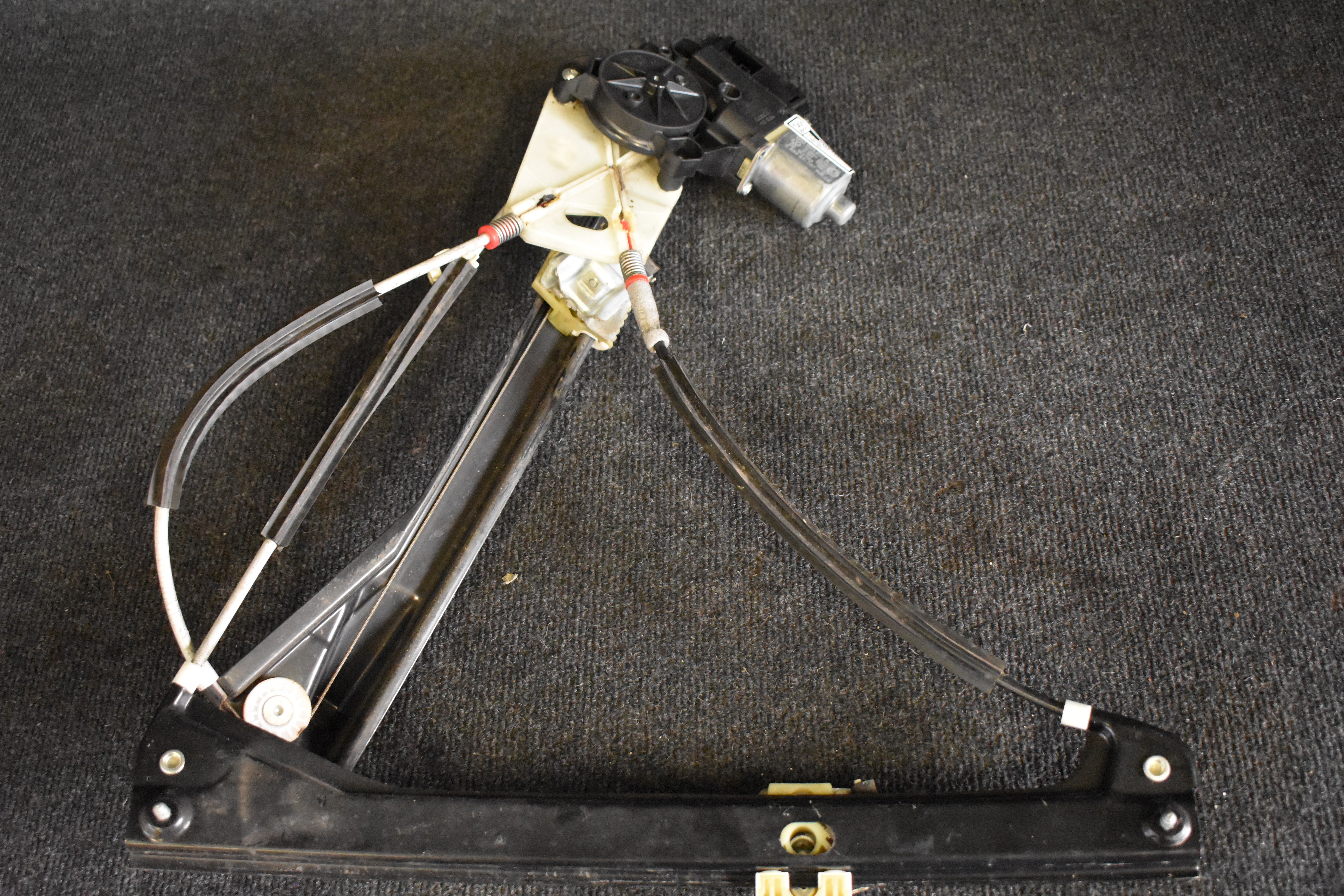 Volkswagen Polo Fensterheber Motor vorne rechts 6R0959802K