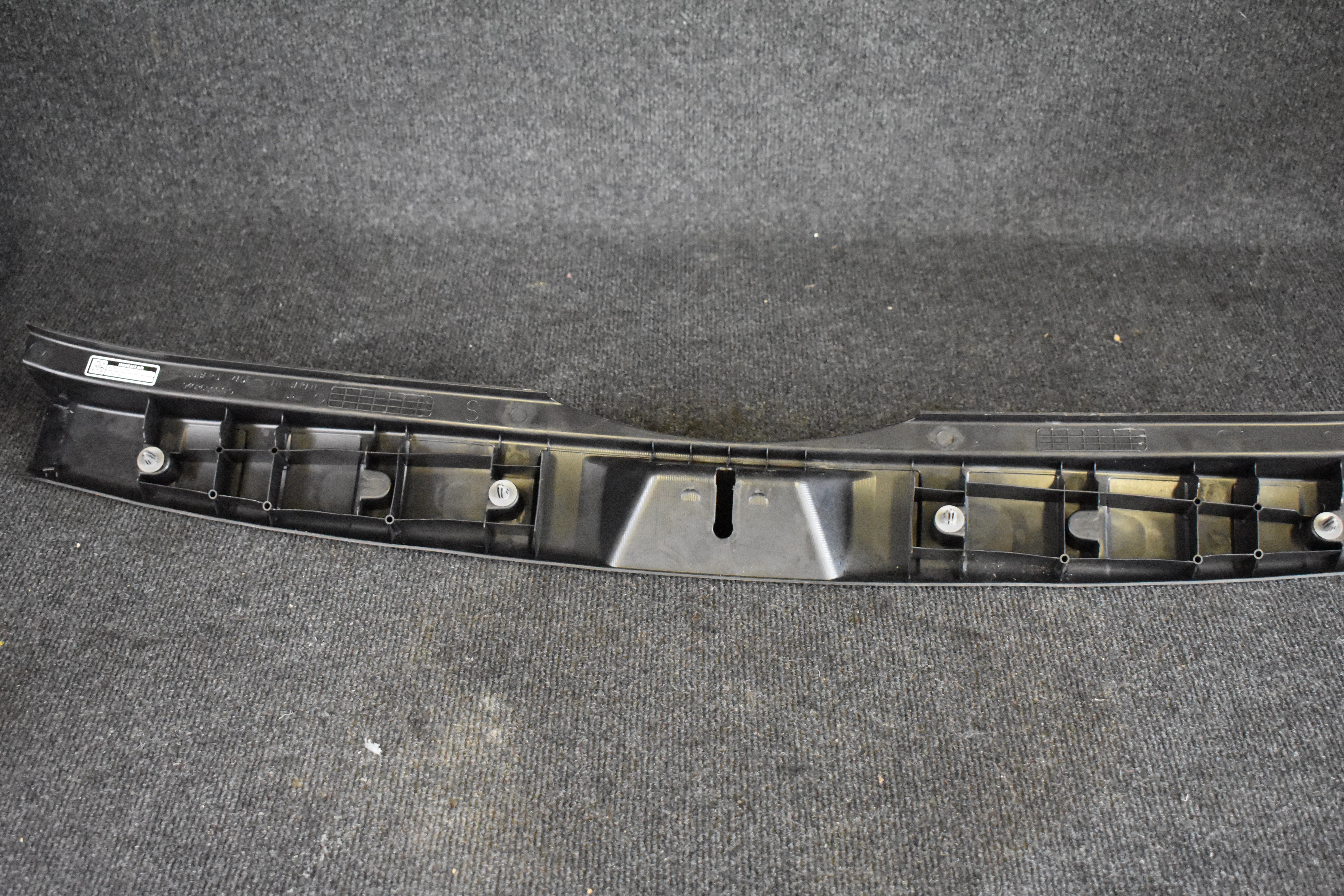 Subaru Forester 94026SC000 Kofferraum Schlossverkleidung