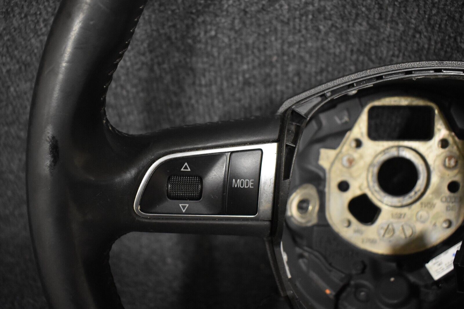 Audi A4 B8 1.8 2.0 TFSI TDI Multifunktionslenkrad Lederlenkrad 8K0419091 BG