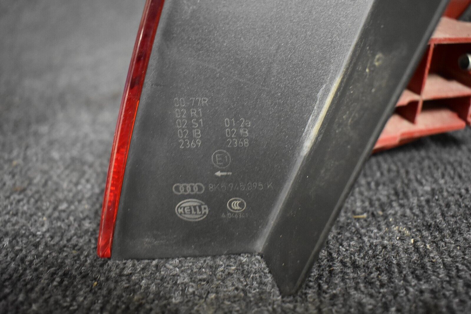 Audi A4 B8 1.8 2.0 TFSI TDI Rückleuchte Rücklicht Außen Links 8K5945095K