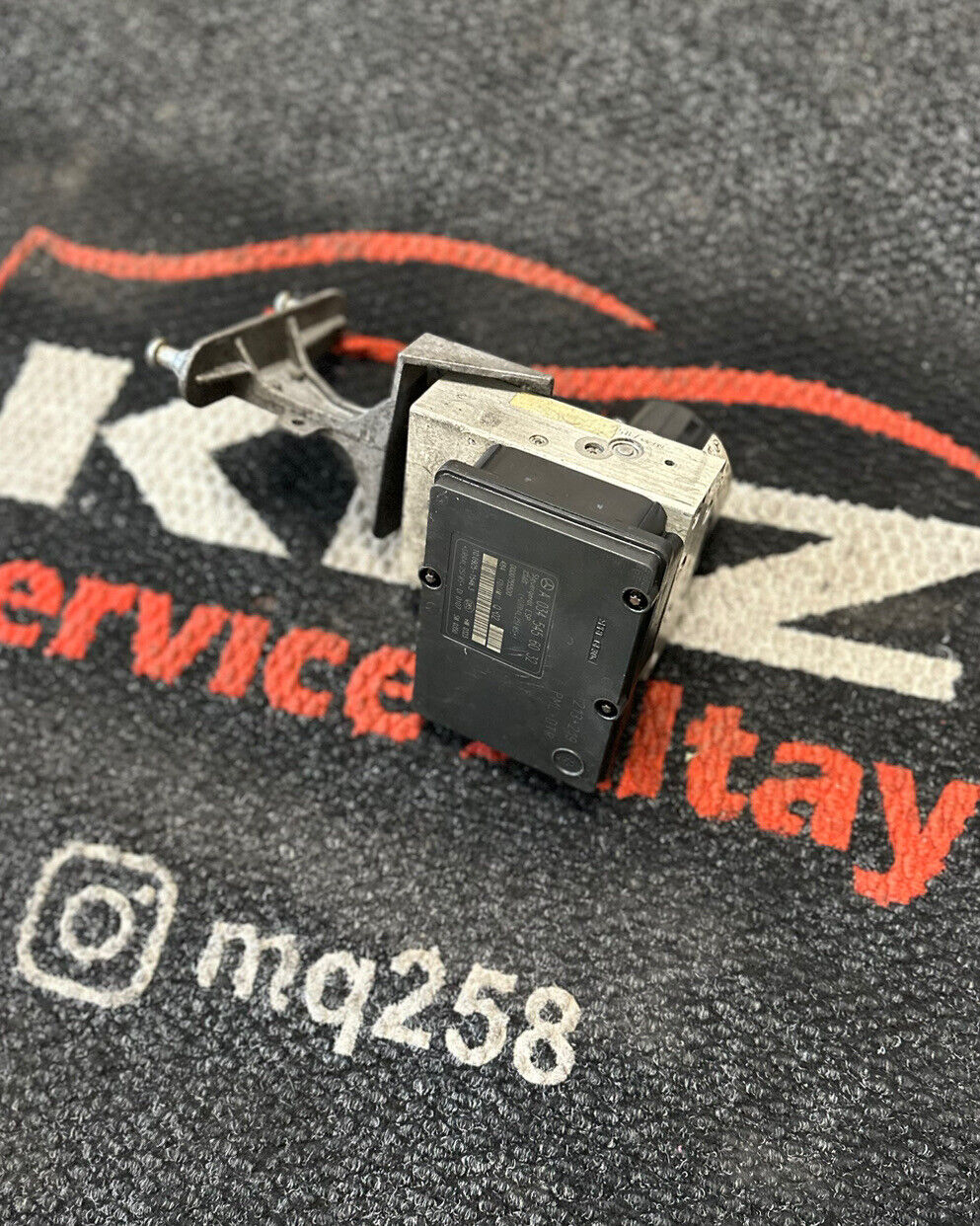 Mercedes Benz W203 C230 CLK320 R171 ABS Pumpe